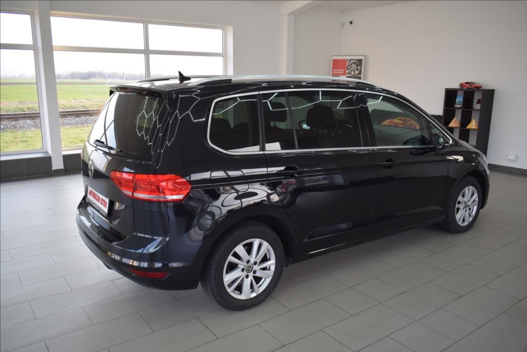 Volkswagen Touran, 2,0 TDi, 7-míst,DSG,NAVI,KŮŽE, - fotka 6