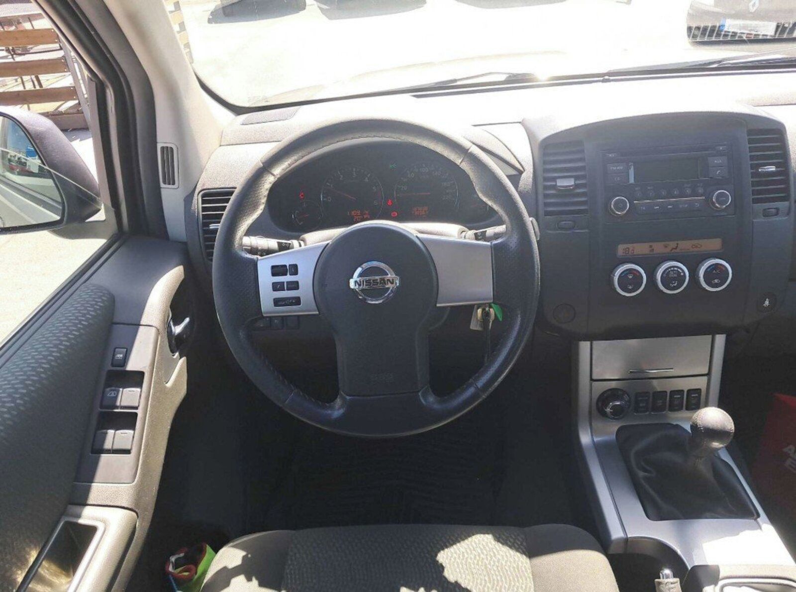 Nissan Pathfinder, 2.5 dCi, 4X4, 7 míst - fotka 3