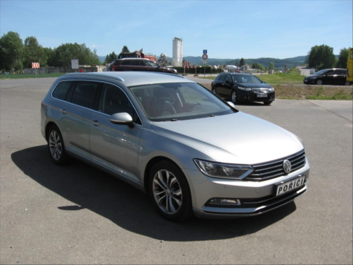 Volkswagen Passat, 2,0 TDi Highline - fotka 2