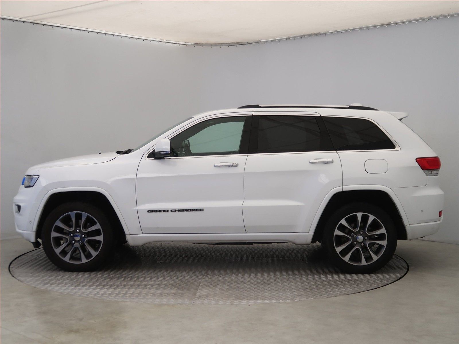 Jeep Grand Cherokee, 3.0 CRD, Overland, 4X4 - fotka 3