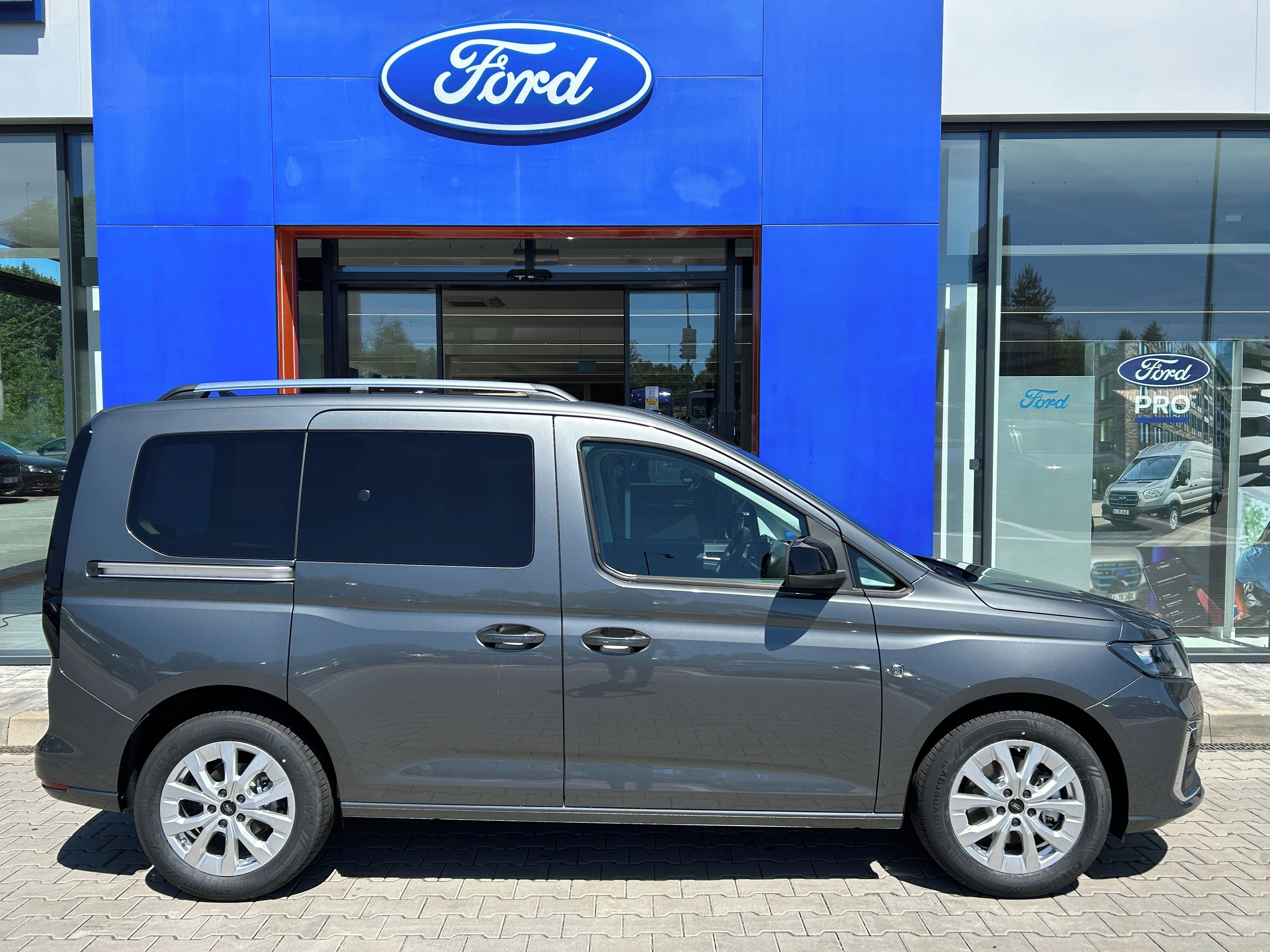 Ford Tourneo Connect, 1.5 Ecoboost 85kW AT Titanium - fotka 3