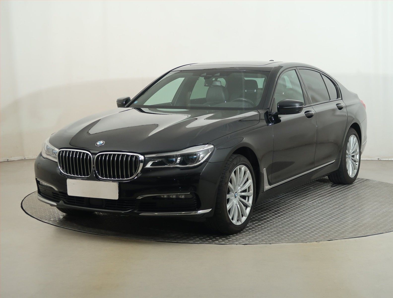 BMW Řada 7, 730 Ld xDrive, 4X4, Automat - fotka 2