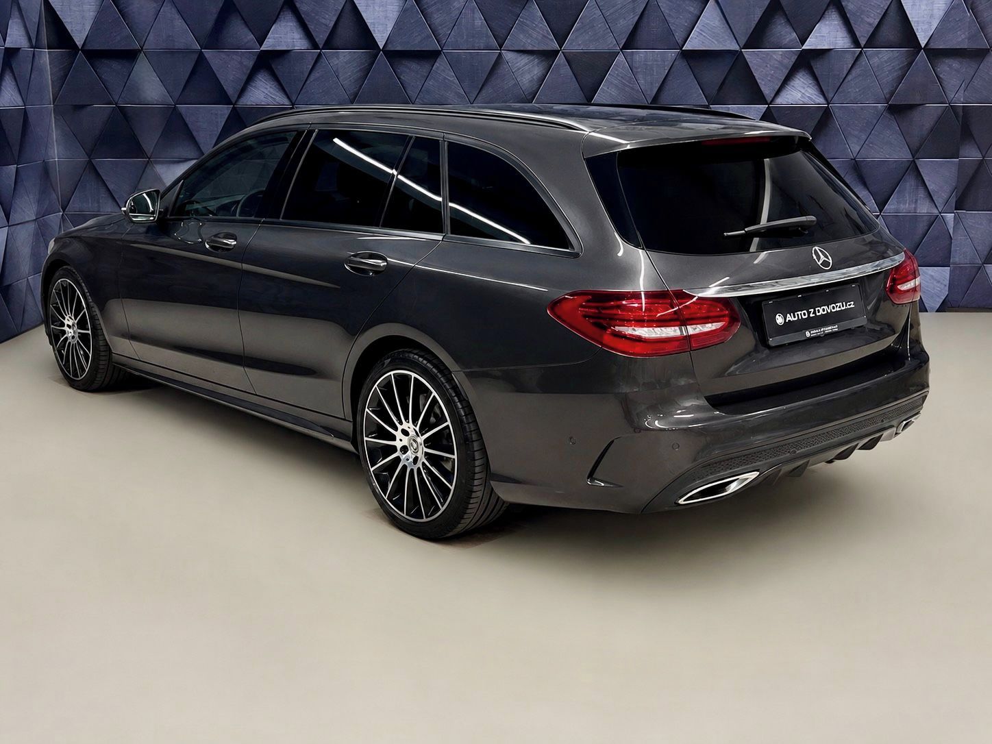 Mercedes-Benz Třídy C, 300d AMG, WEBASTO, BURMESTER, - fotka 5