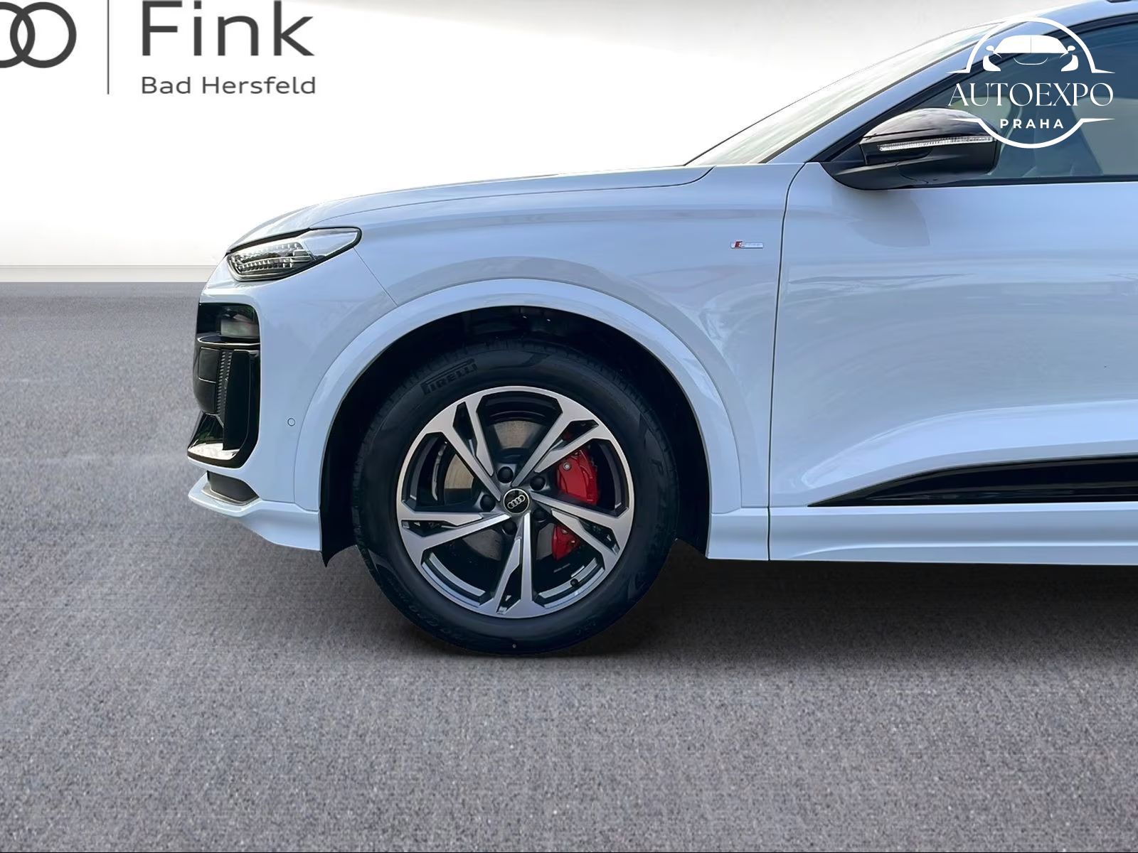 Audi Q6 e-tron, S line - fotka 6