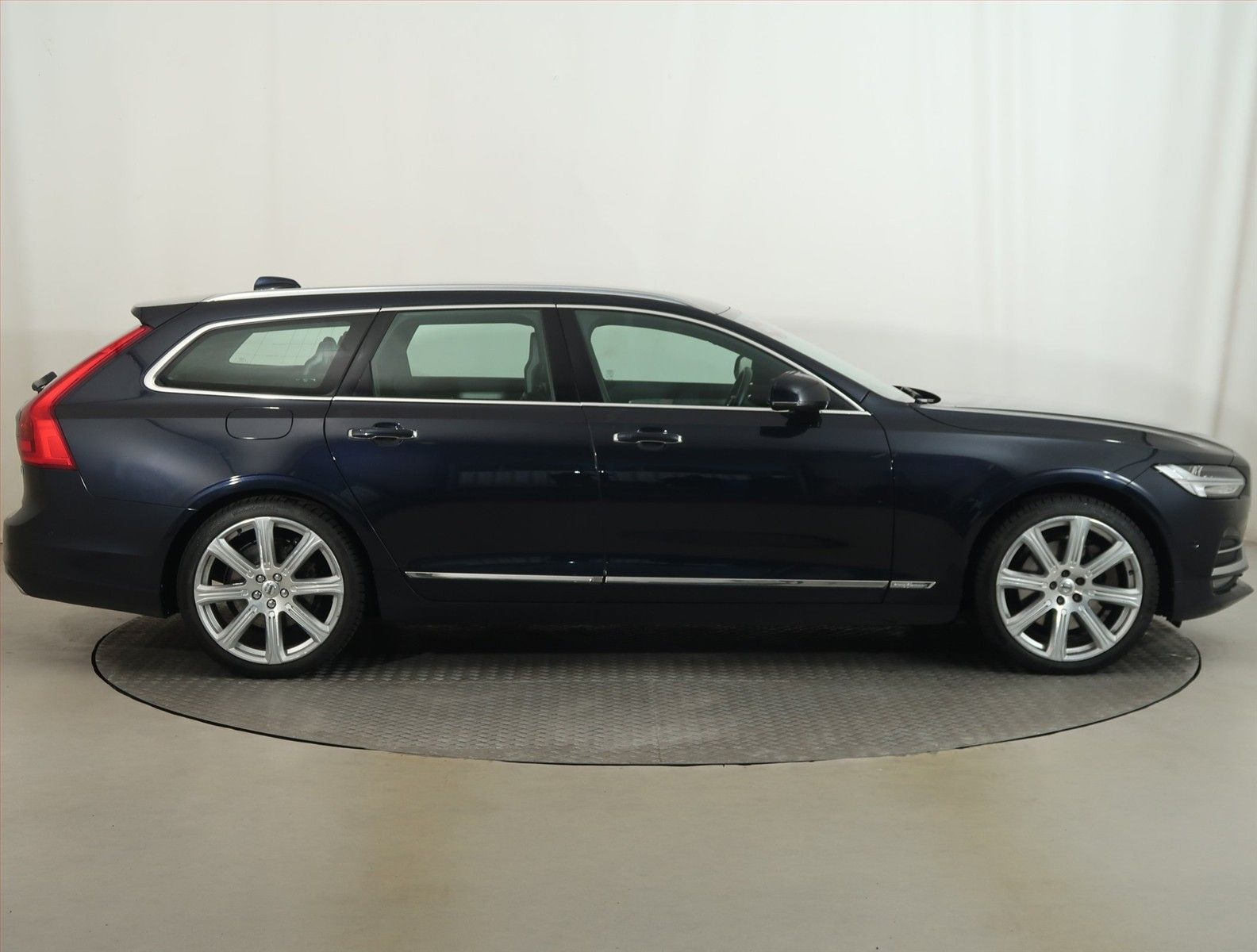 Volvo V90, D5 AWD, 4X4, Automat - fotka 6