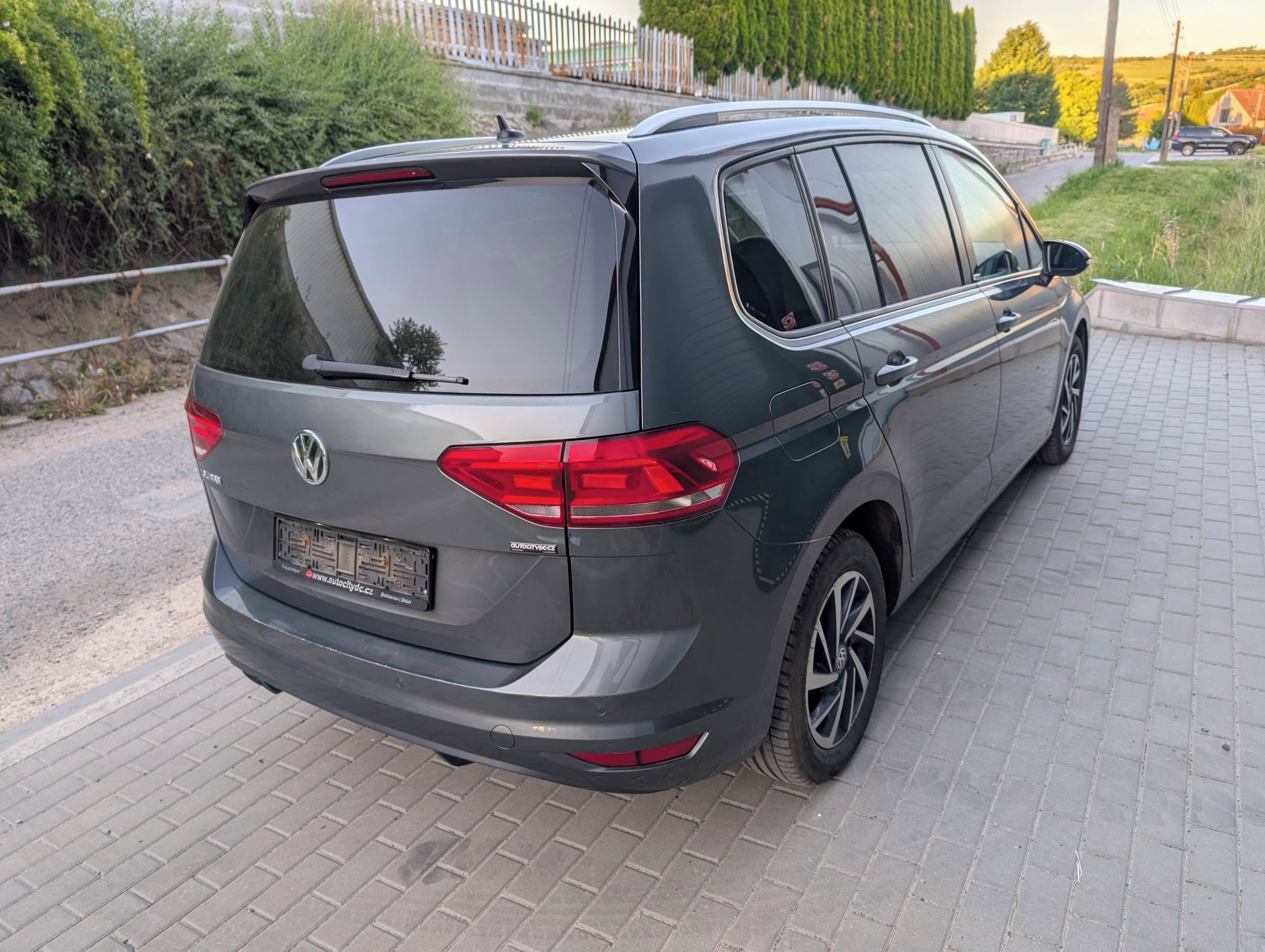 Volkswagen Touran, 2.0 TDI, 110 kW, DSG, 7 MÍST - fotka 5