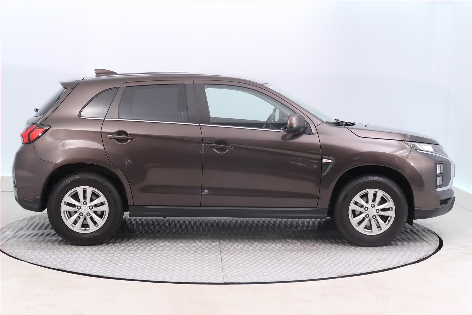 Mitsubishi ASX, 2.0 MIVEC, ČR,1.maj - fotka 6