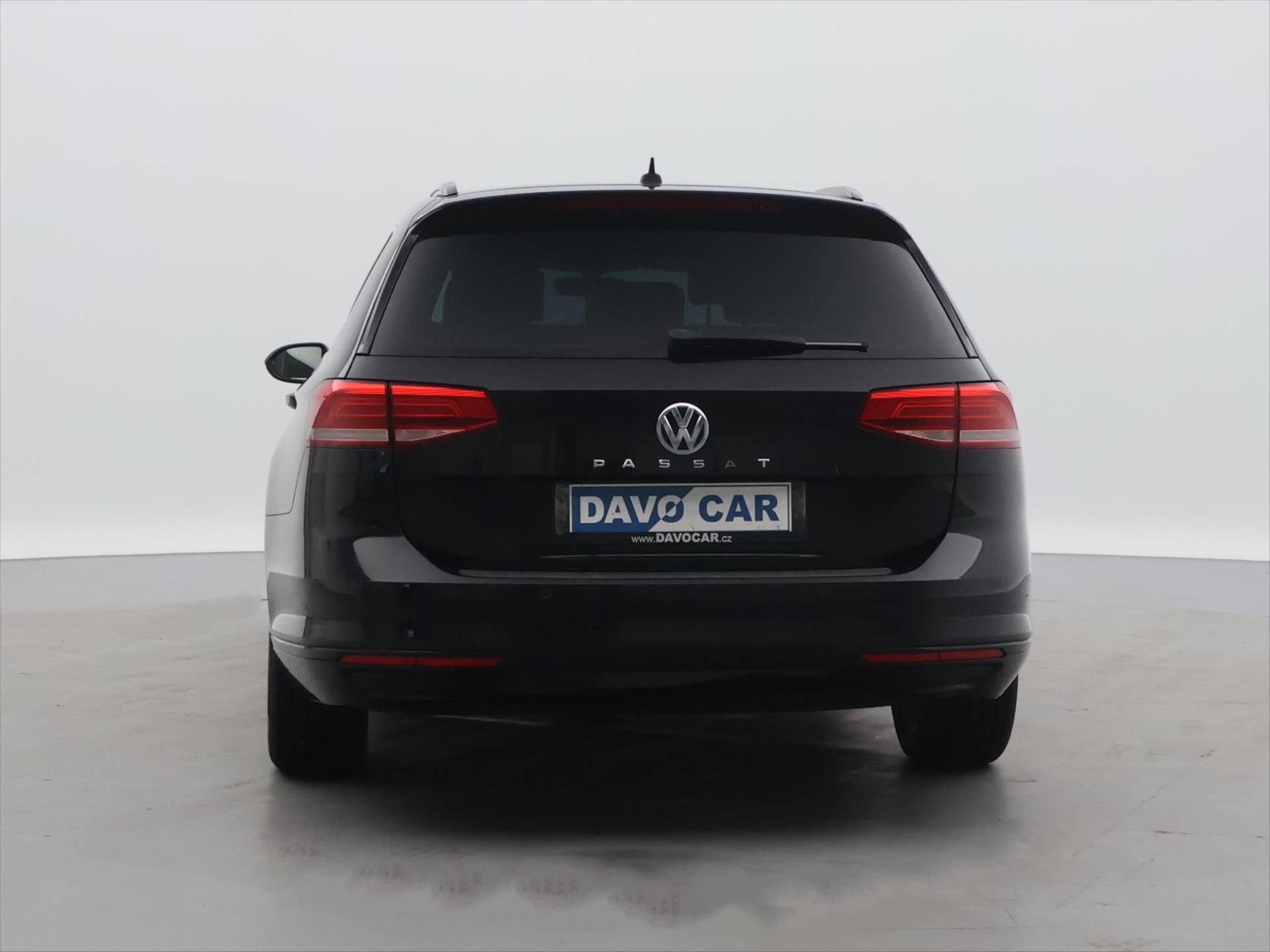 Volkswagen Passat, 2,0 TDI 110kW Comfortline Navi - fotka 6