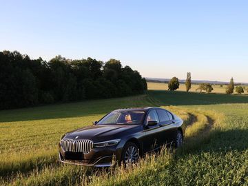 BMW 740D xDrive facelift