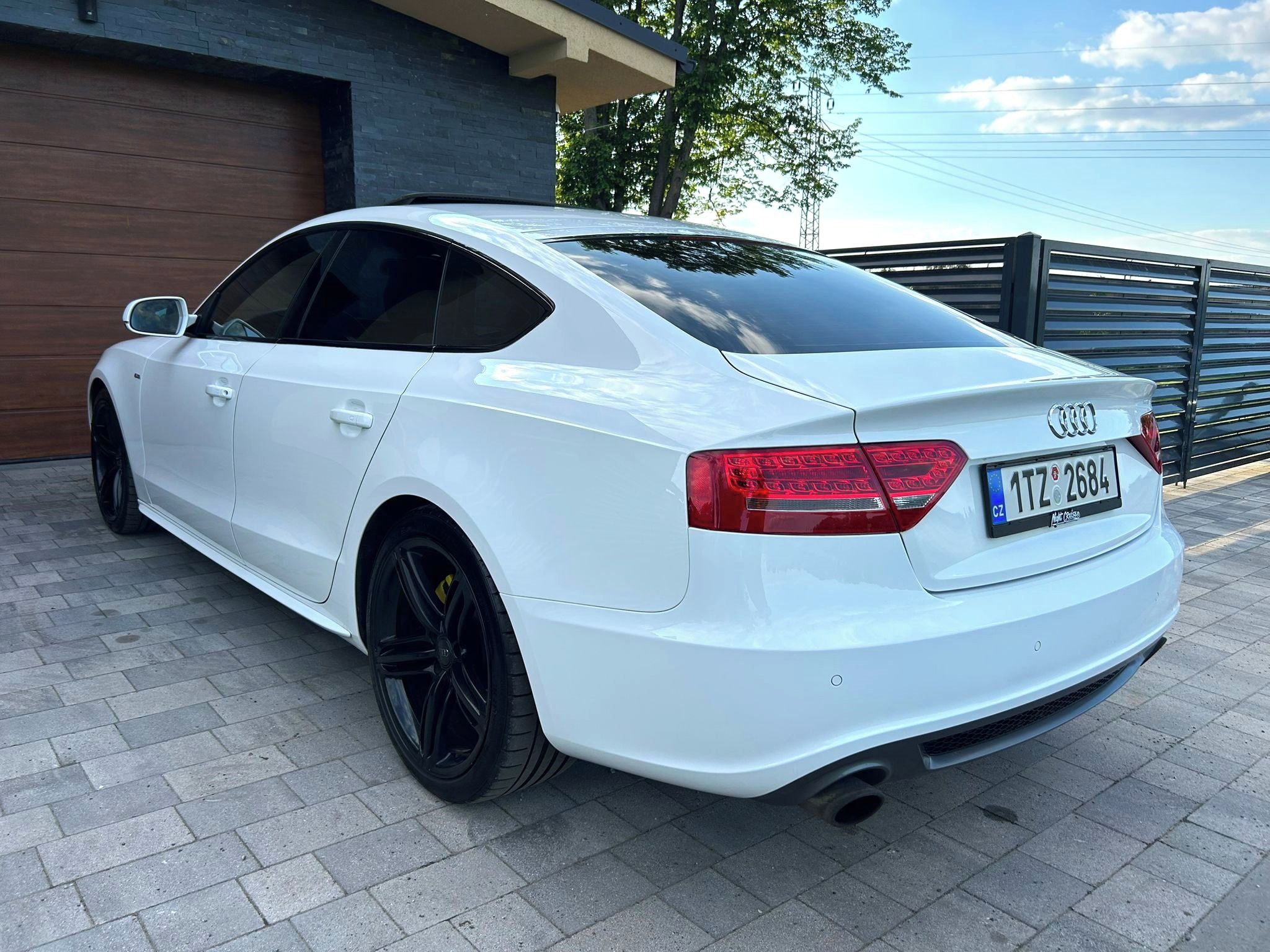 Audi A5, 2.0TFSI QUATTRO 3xS-line 155kw - fotka 6