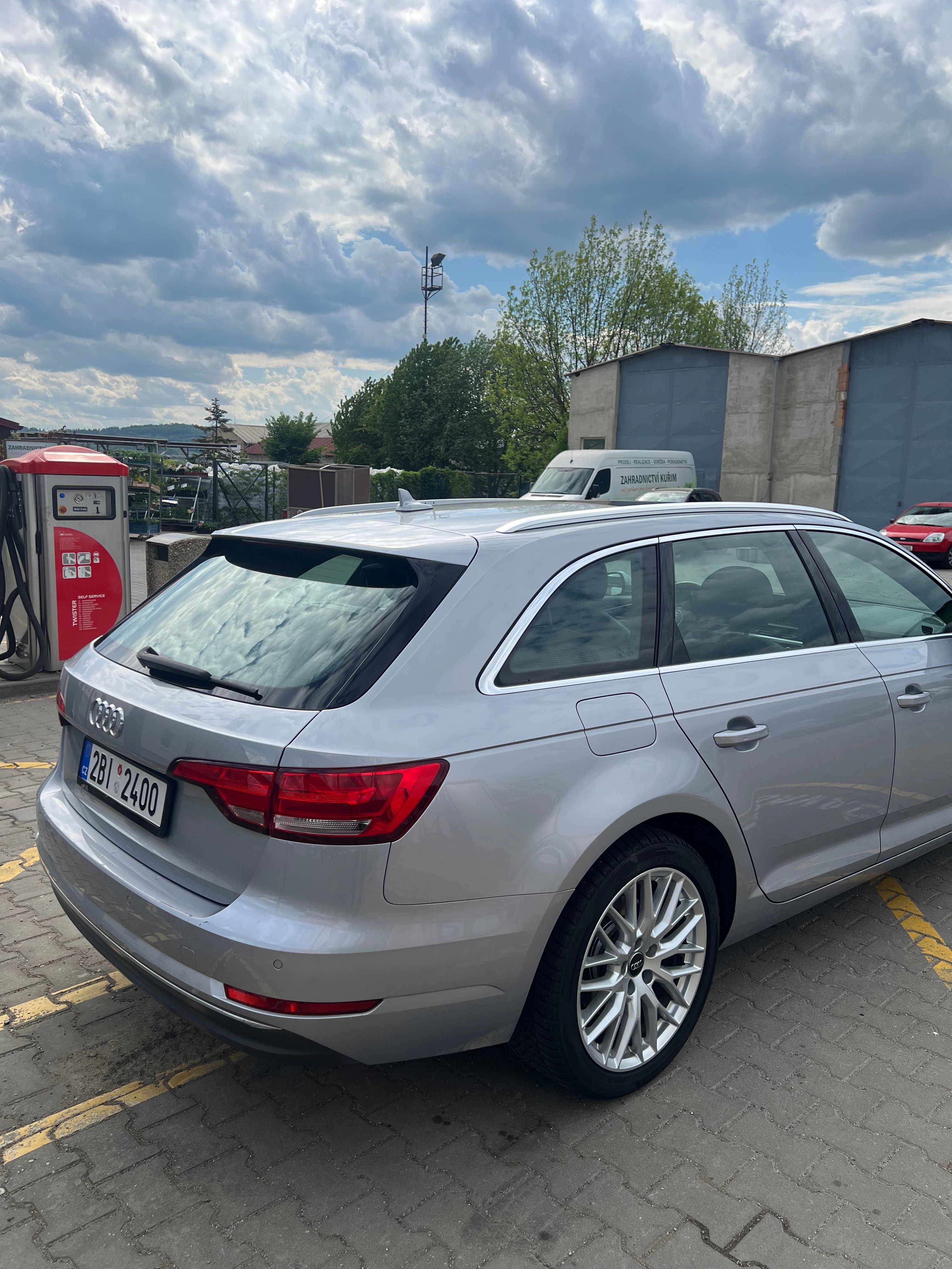 Audi A4 Avant, 2.0 - fotka 3