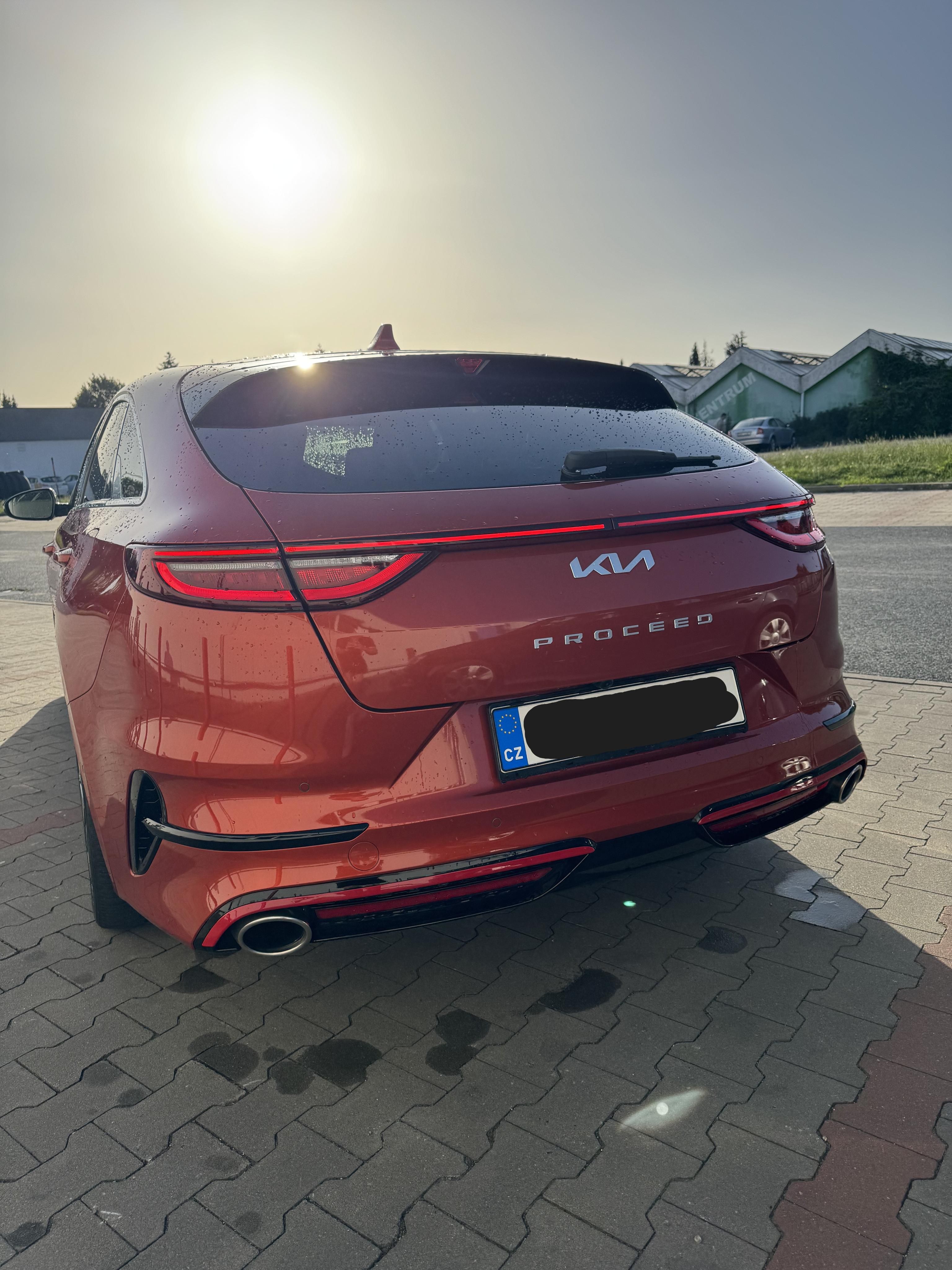 Kia ProCeed, 1,6 T-GDI GT AT - fotka 4