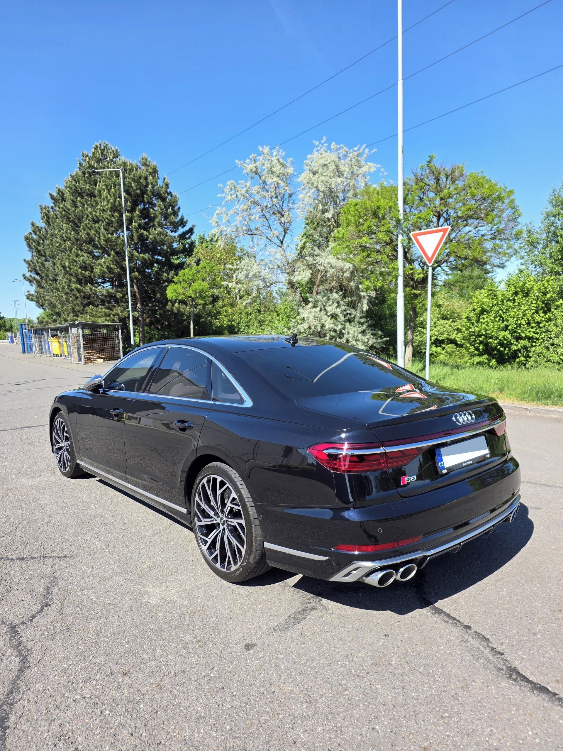 Audi S8, Carbon/B&O/Masáž - fotka 5