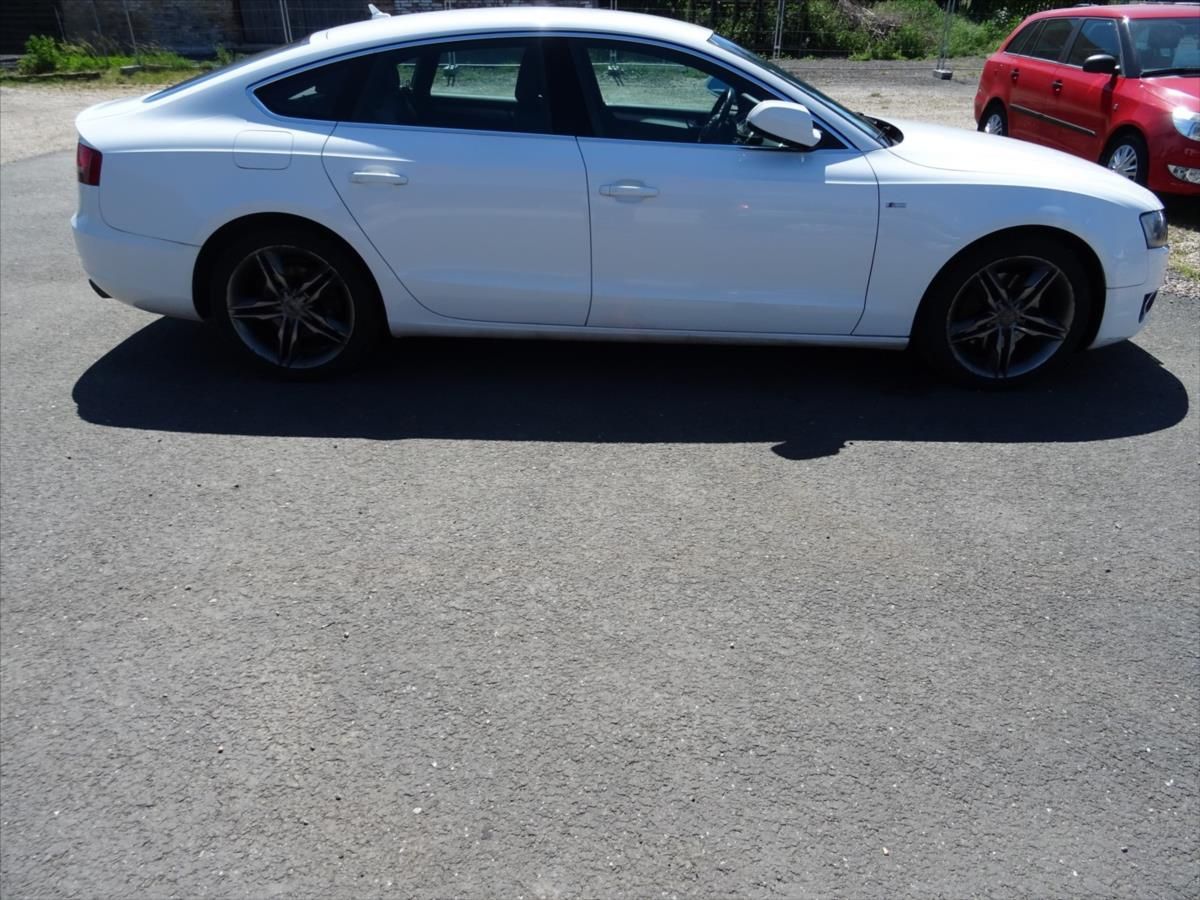 Audi A5, 2,0 155 kW TFSi  S- Line - fotka 3