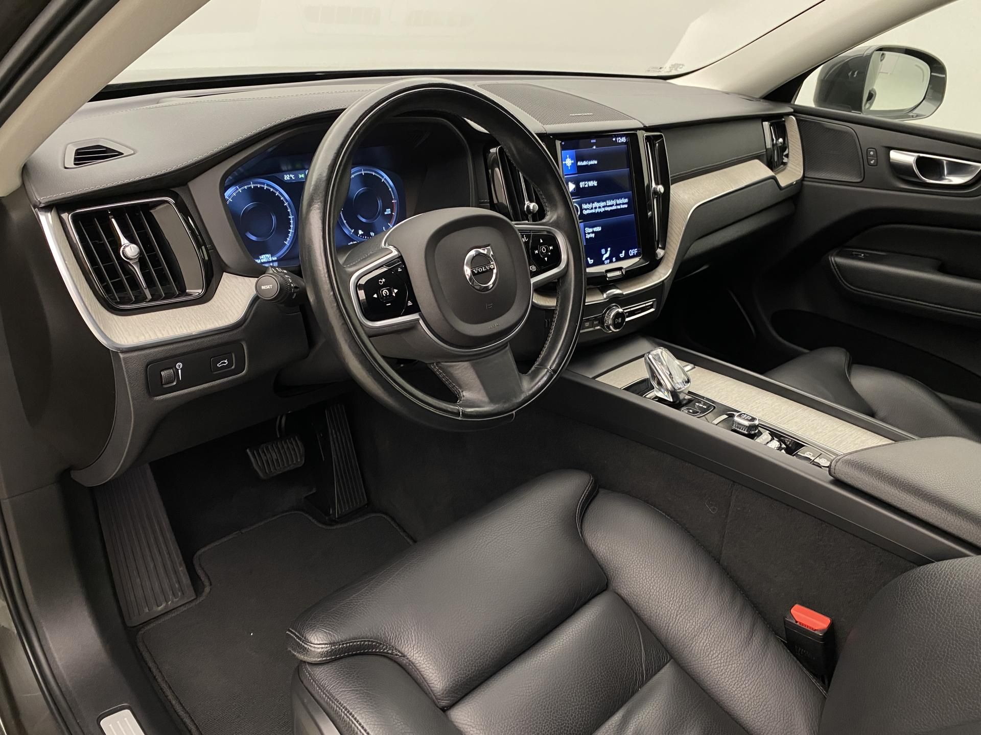 Volvo XC60, B4 AWD INSCRIPTION AUT - fotka 4