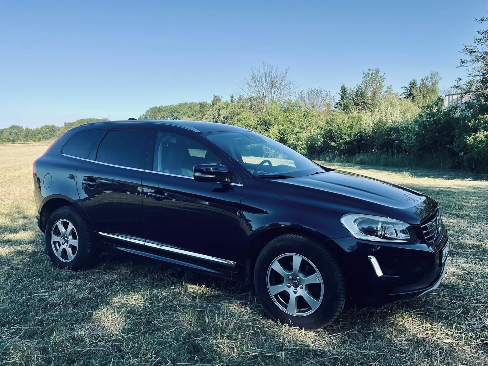Volvo XC60, 2,4D5 AWD,Summum,Automat,Kůže - fotka 2