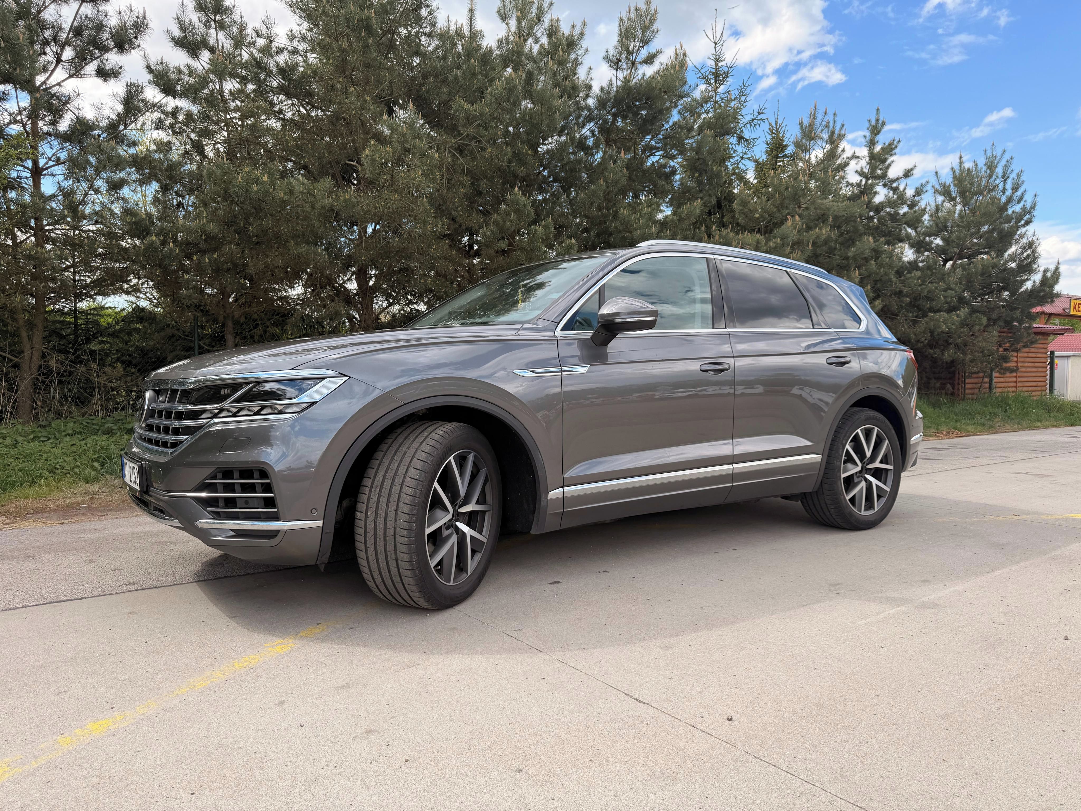 Volkswagen Touareg, najeto servisovano 87000km - fotka 2