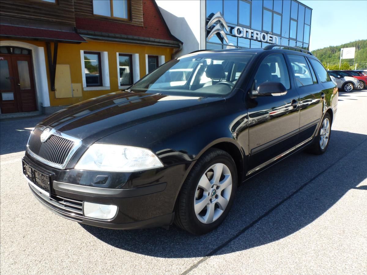 Škoda Octavia, 2,0 TDI  Elegance - fotka 2
