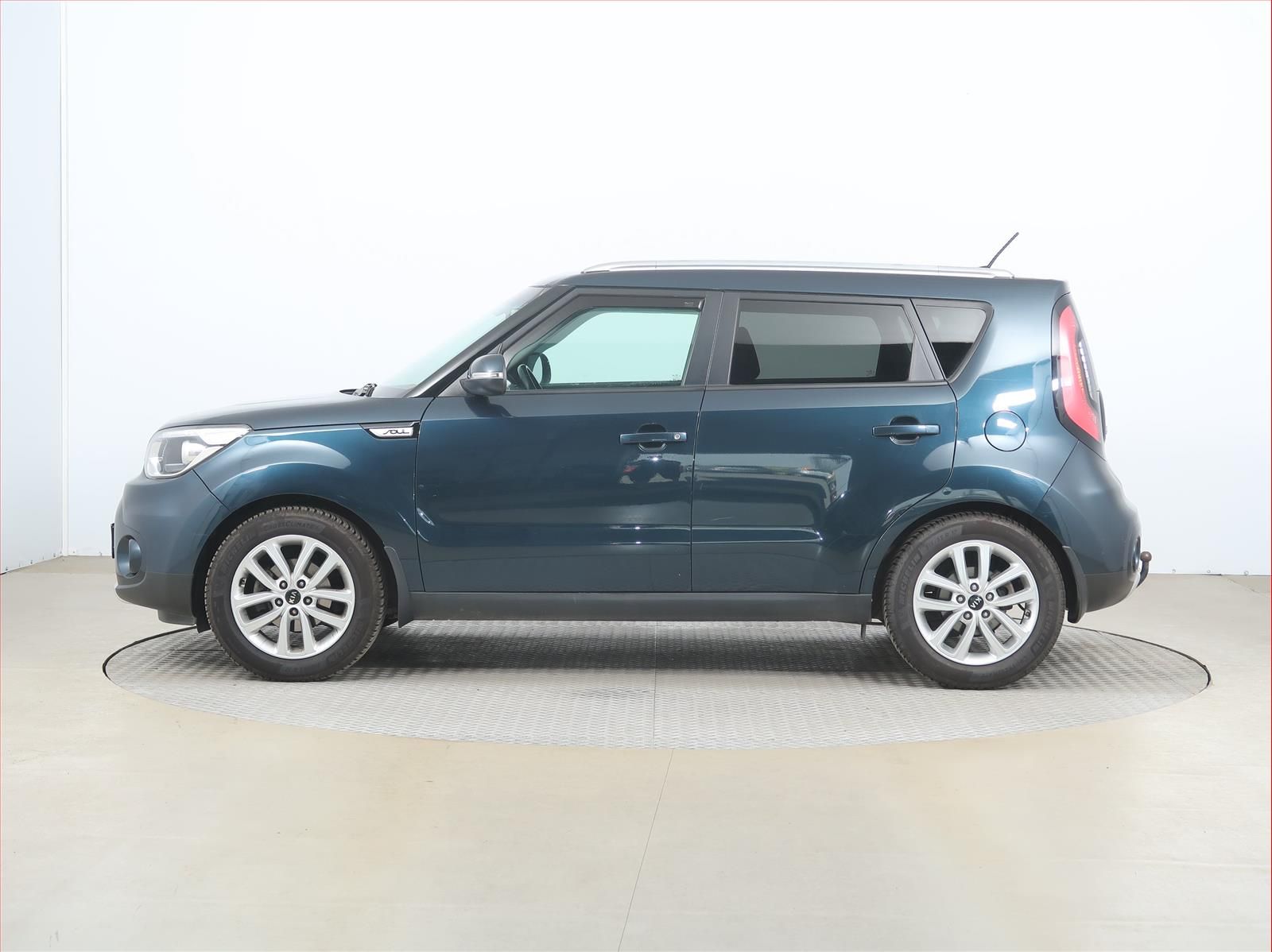 Kia Soul, 1.6 GDI, Navi, Kožené sedačky - fotka 3