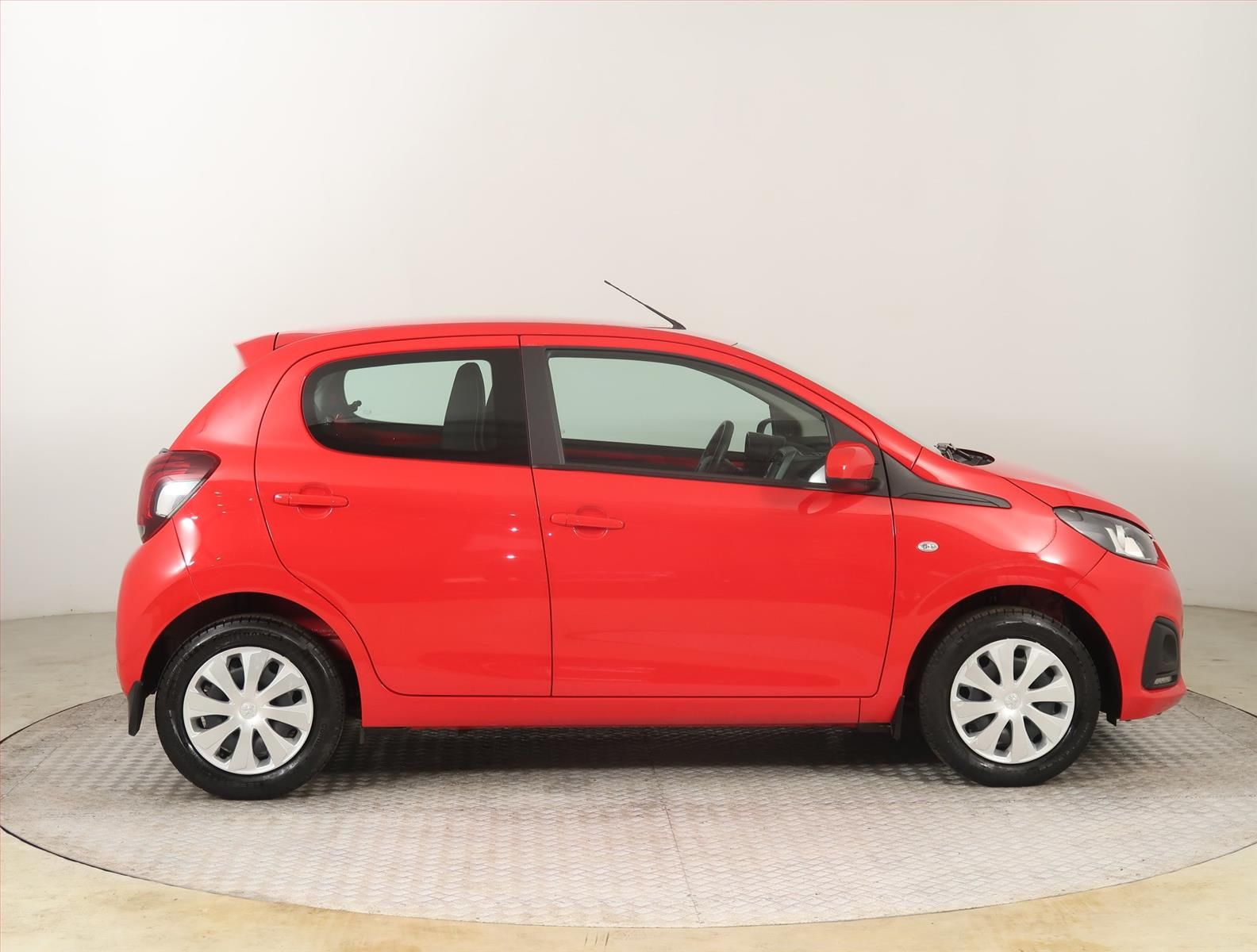 Peugeot 108, 1.0, Klima, El. okna - fotka 6