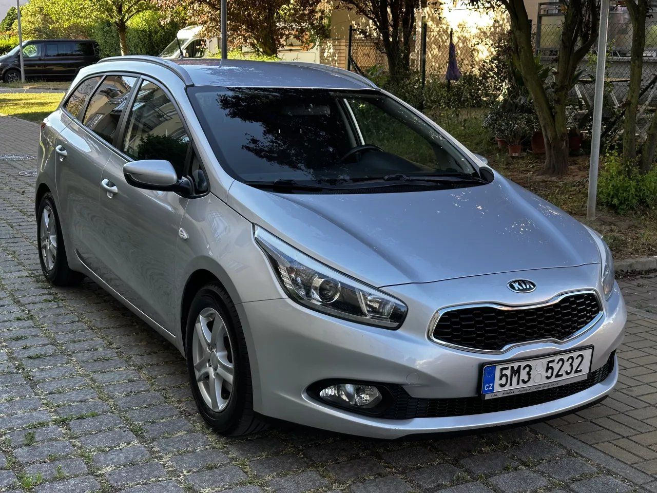 Kia Cee´d, 1.6 99kW Anniversary Tažné ALU - fotka 3