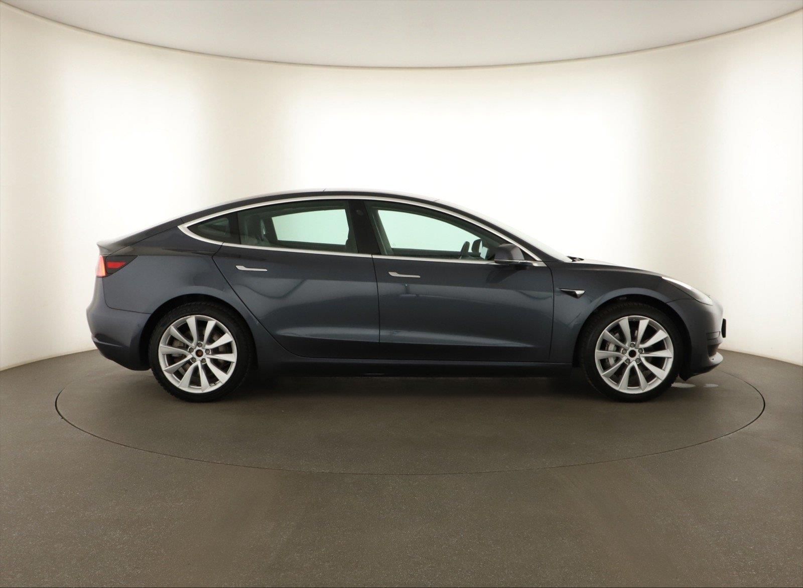 Tesla Model 3, Std Range Plus 52kWh, SoH 81% - fotka 6