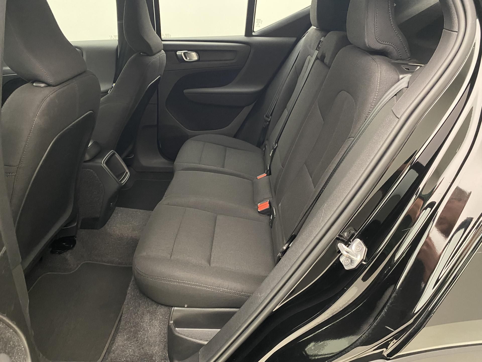 Volvo XC40, T2 KINETIC AUT CZ - fotka 5