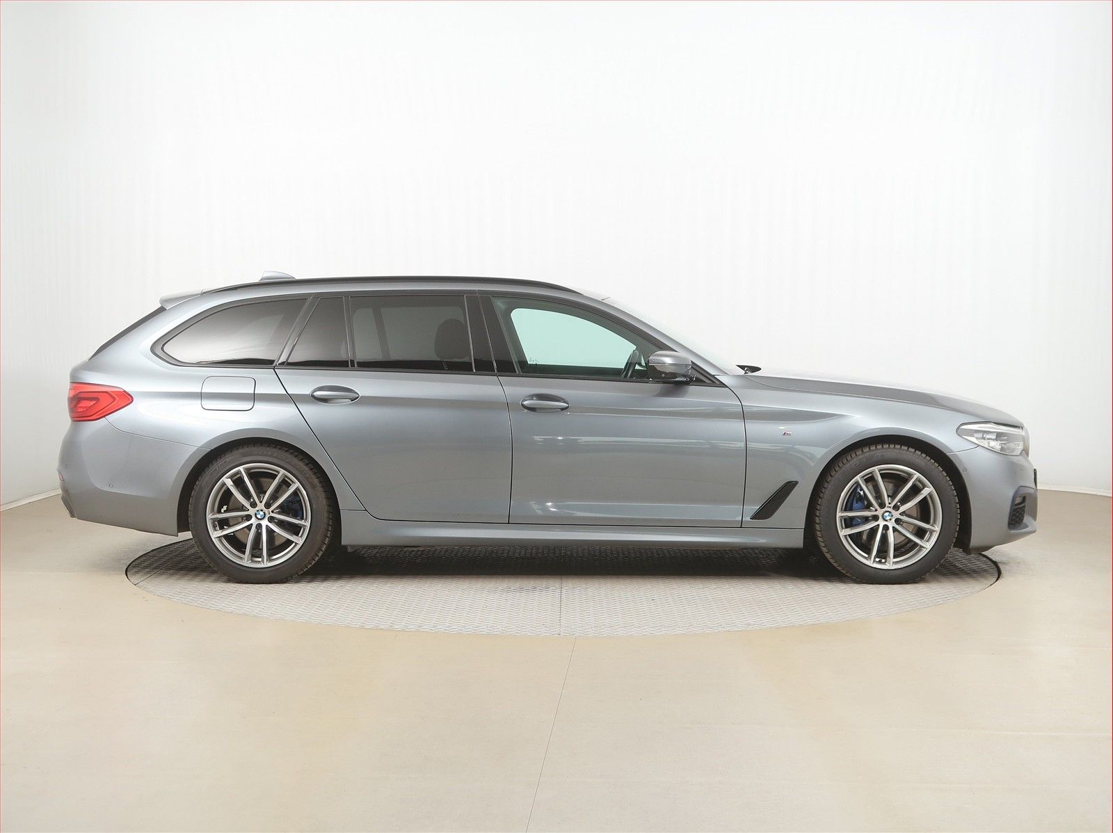 BMW Řada 5, 530i xDrive, 4X4, Automat, ČR - fotka 6