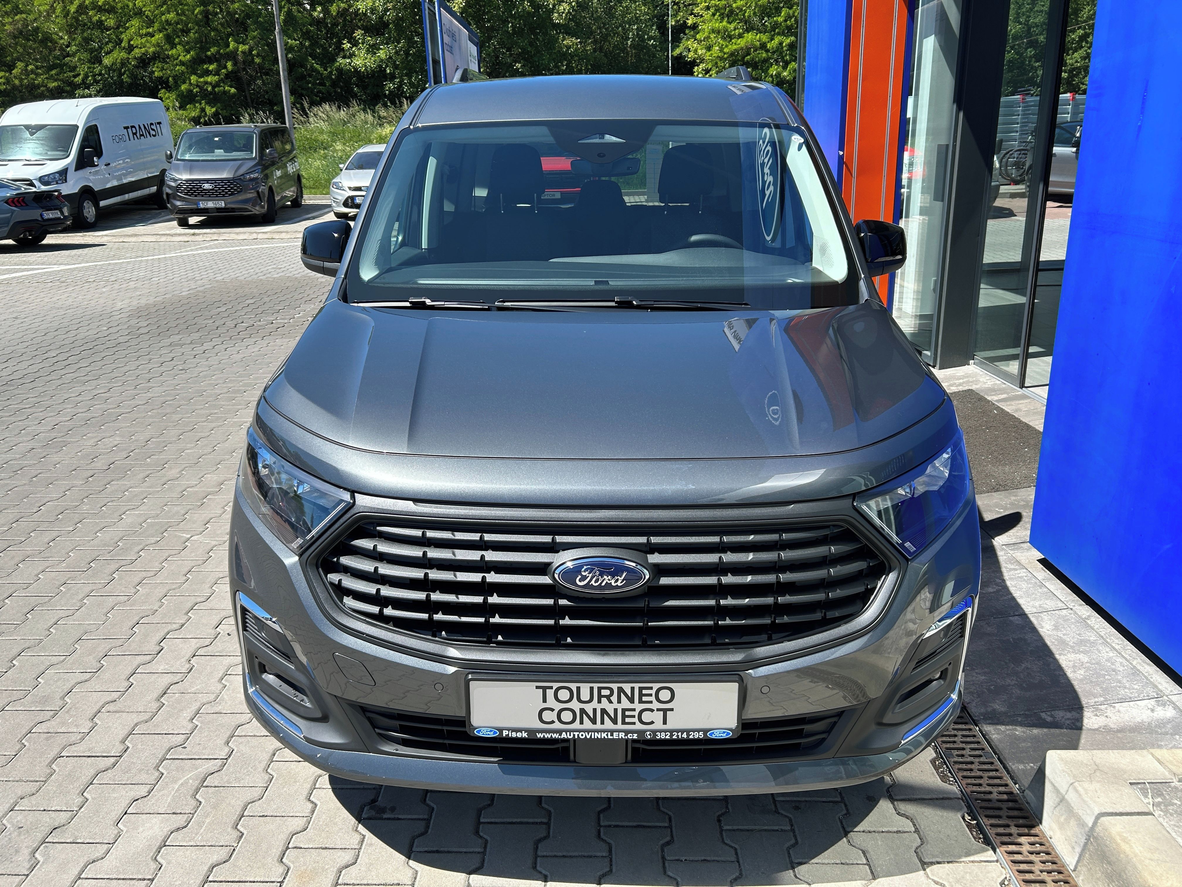 Ford Tourneo Connect, 1.5 Ecoboost 85kW AT Titanium - fotka 2