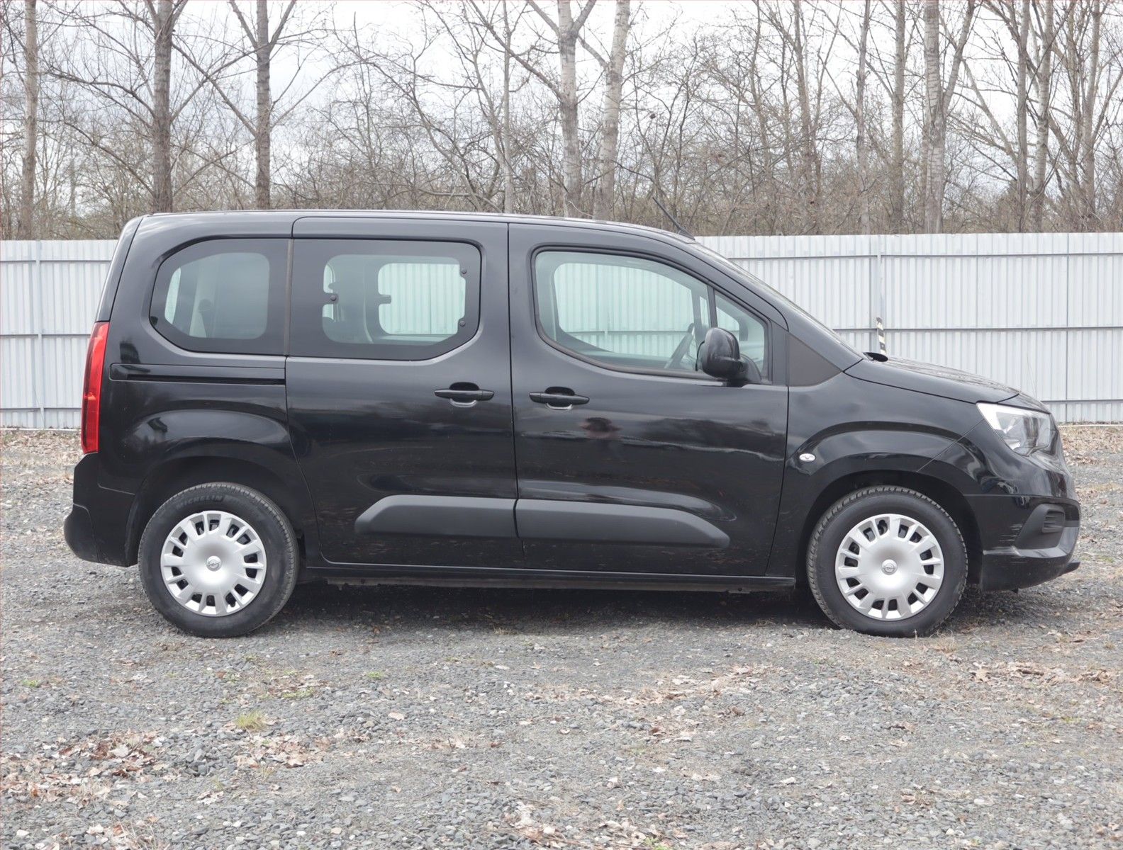 Opel Combo, 1.2 Turbo, Edition, 7Míst - fotka 6