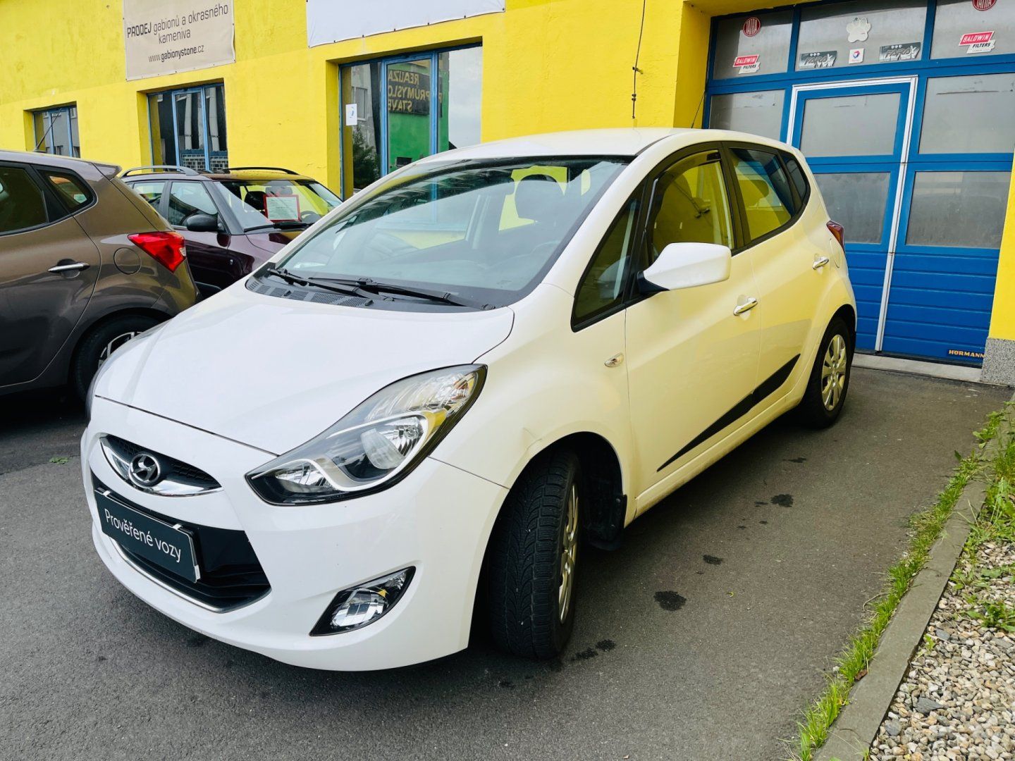 Hyundai ix20, 1.4 i BENZÍN NAJ 69 TIS KM ! - fotka 3