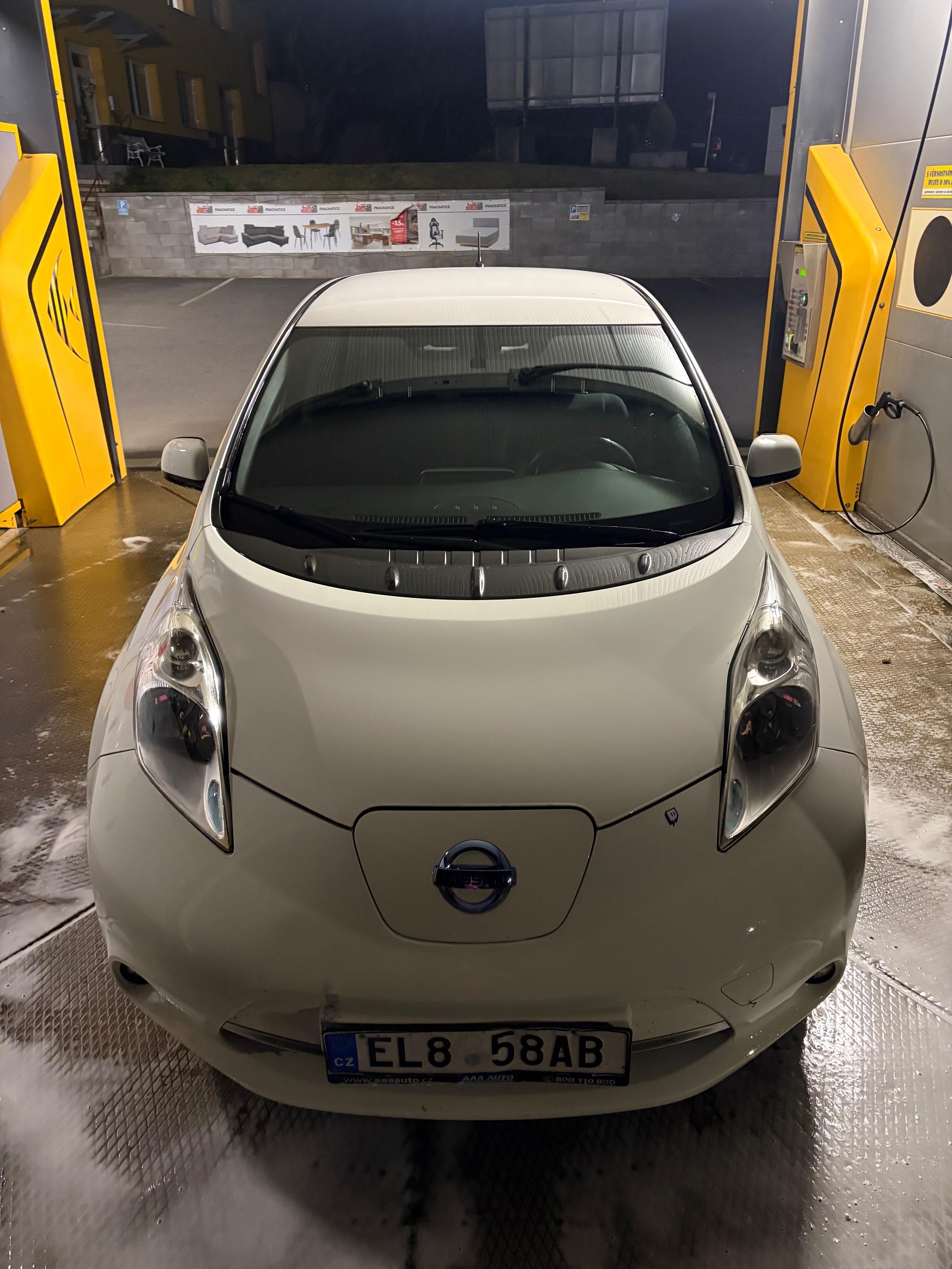 Nissan LEAF, Jezdi za 80 haleřů - fotka 2