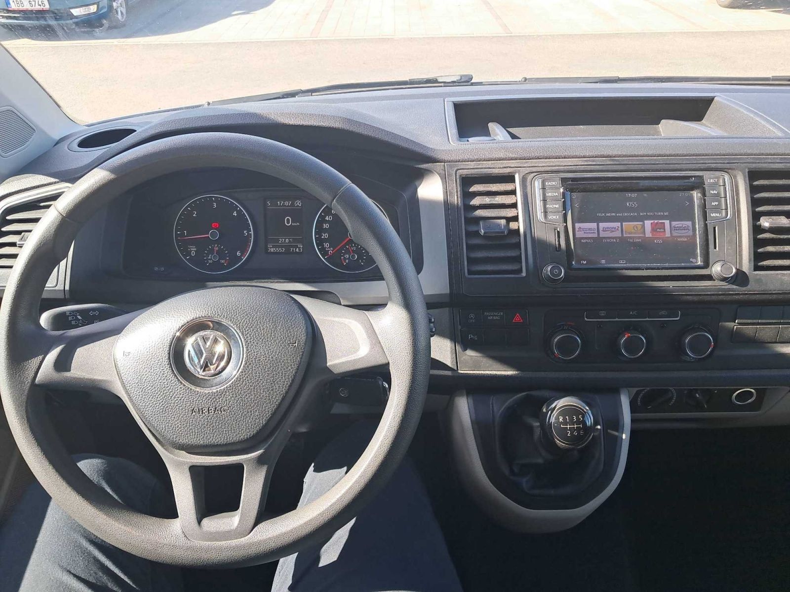 Volkswagen Transporter, 2.0 TDI, Bus, 9Míst, Klima - fotka 3