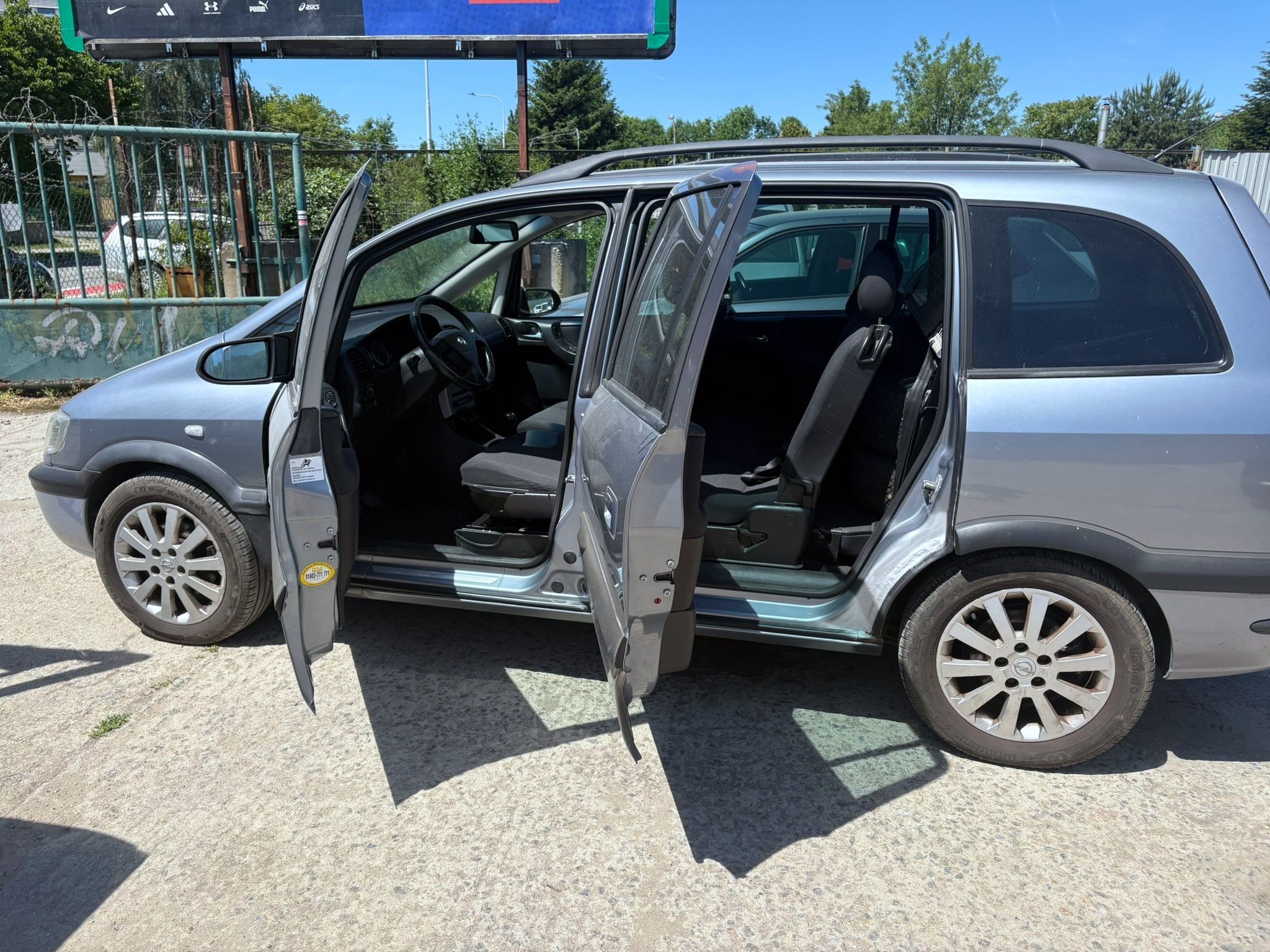 Opel Zafira, 1,8 16V, 7 míst - fotka 6