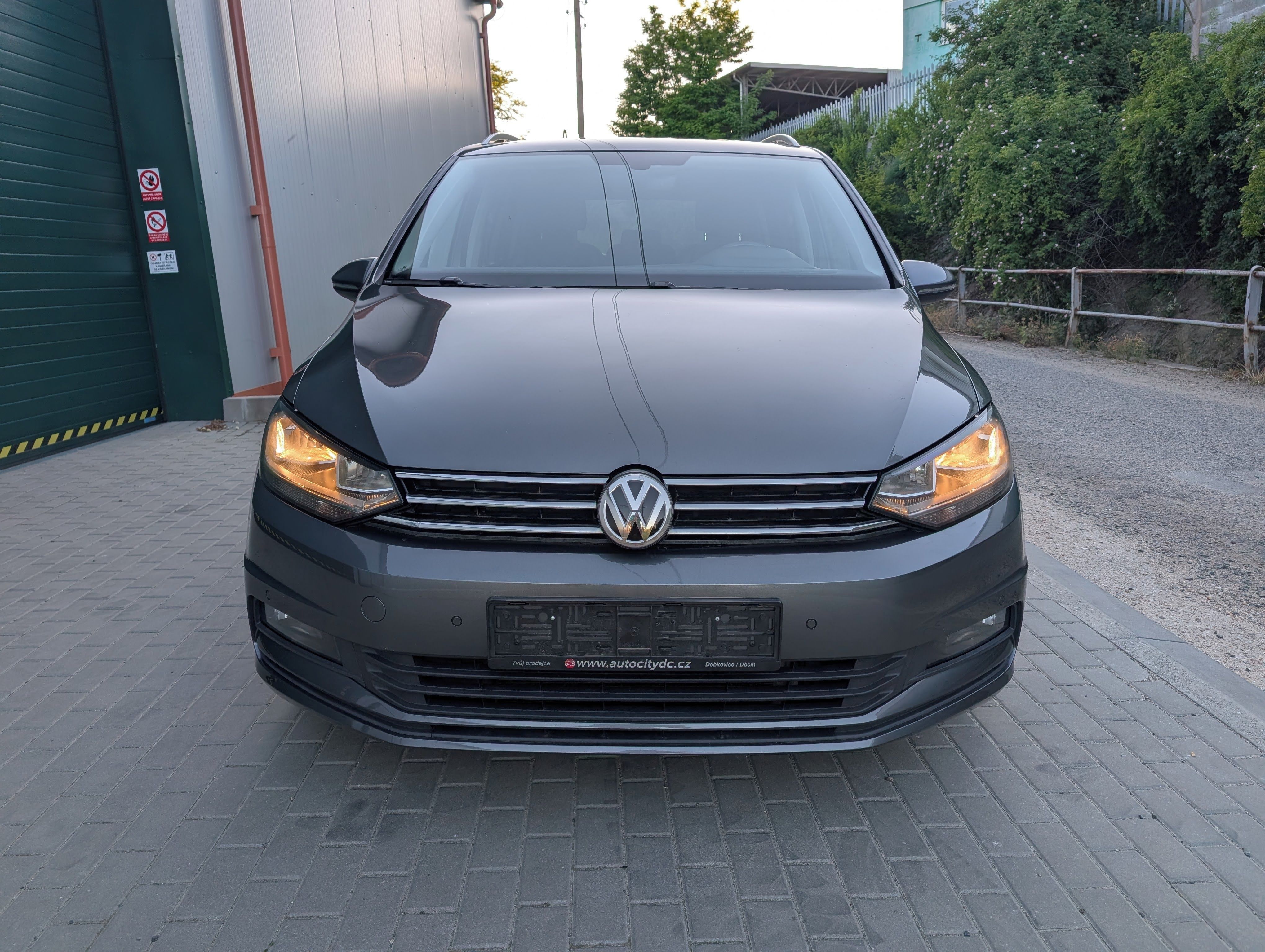 Volkswagen Touran, 2.0 TDI, 110 kW, DSG, 7 MÍST - fotka 3