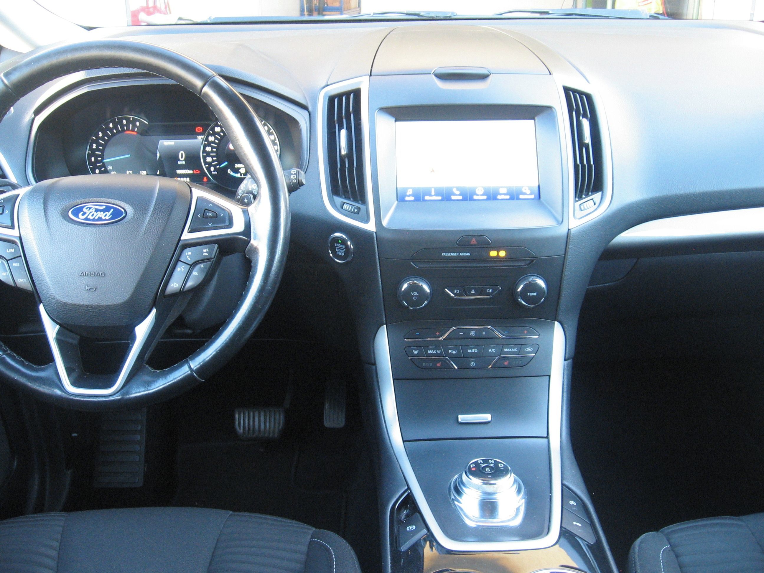 Ford S-MAX, 2,0 TDCi TITANIUM,AT,TZ,LED - fotka 6
