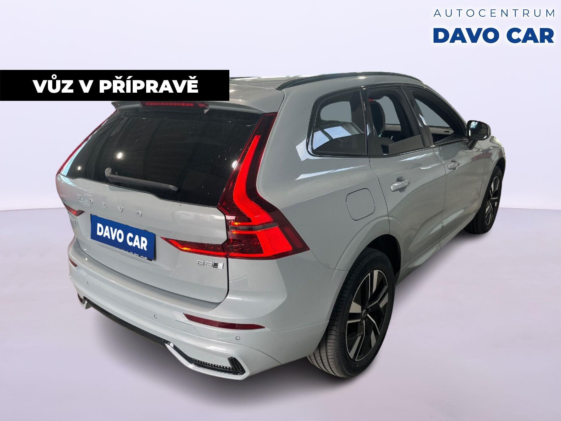 Volvo XC60, 2,0 B5 Aut. AWD CZ Dark Plus - fotka 3