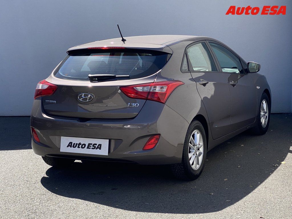 Hyundai i30, 1.4i,ČR - fotka 4
