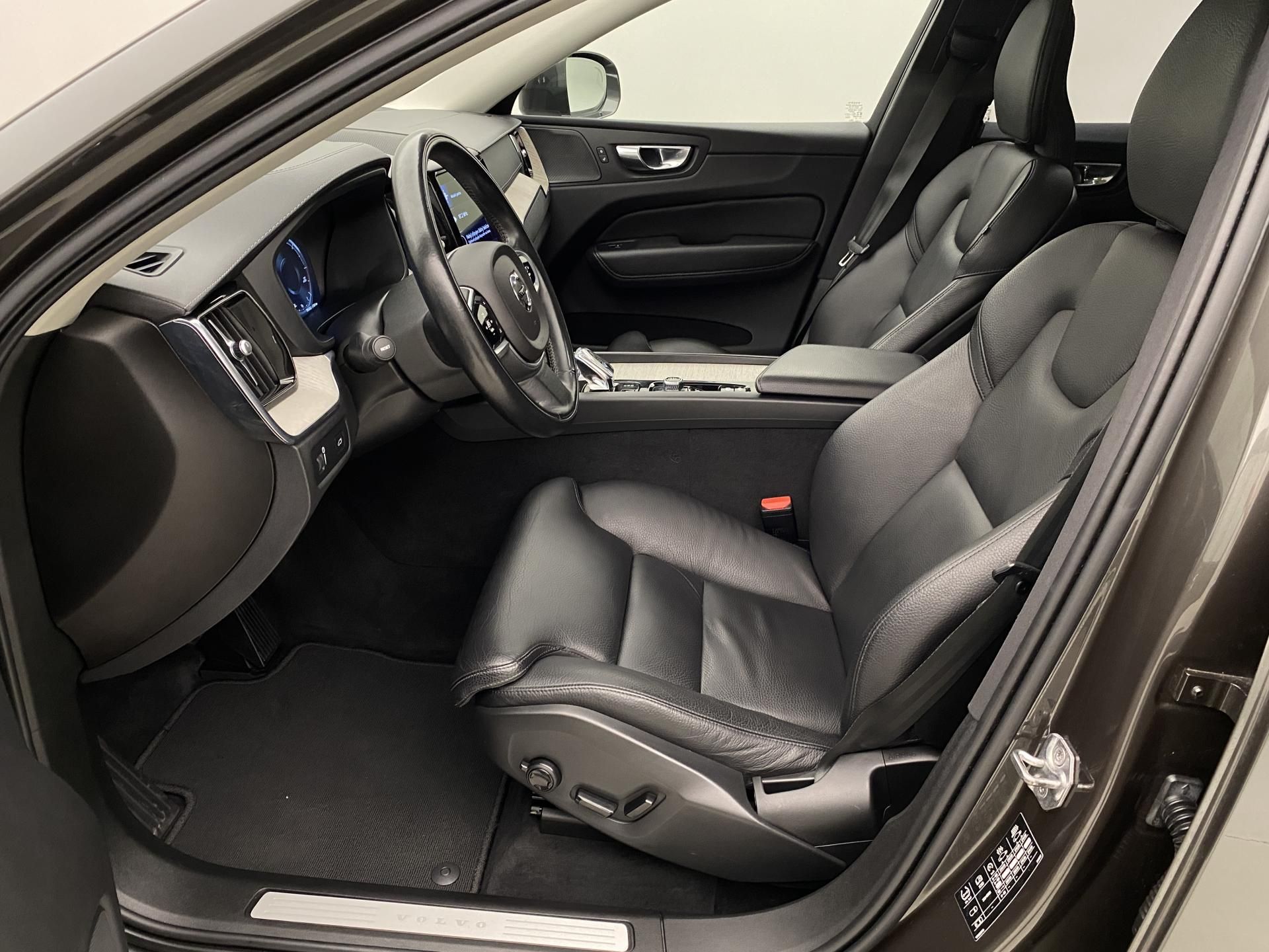 Volvo XC60, B4 AWD INSCRIPTION AUT - fotka 3