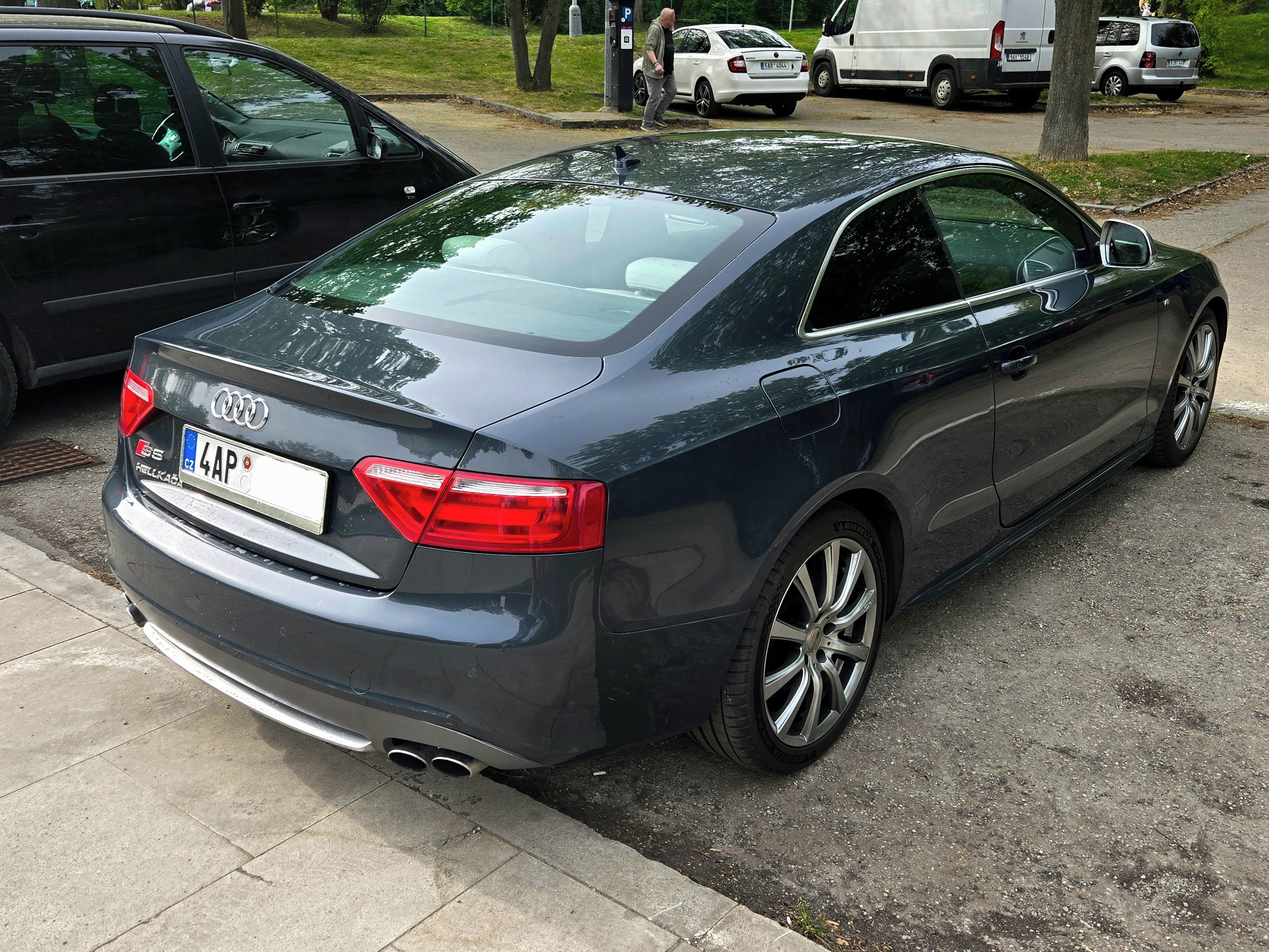 Audi S5, 4.2 V8 manuál - fotka 3
