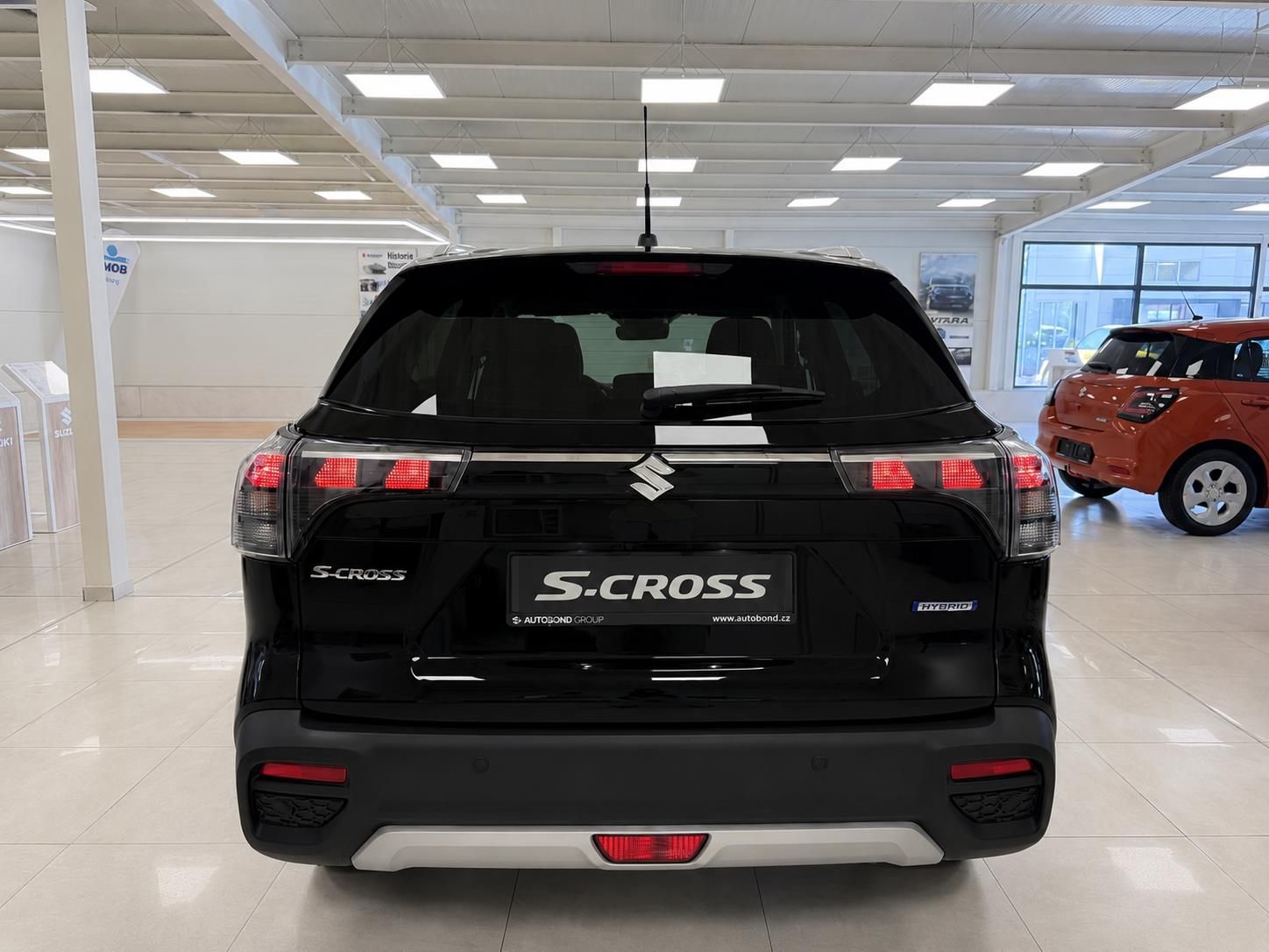 Suzuki S-Cross, PREMIUM 1,4 M/T 4x4 06/2026 - fotka 3