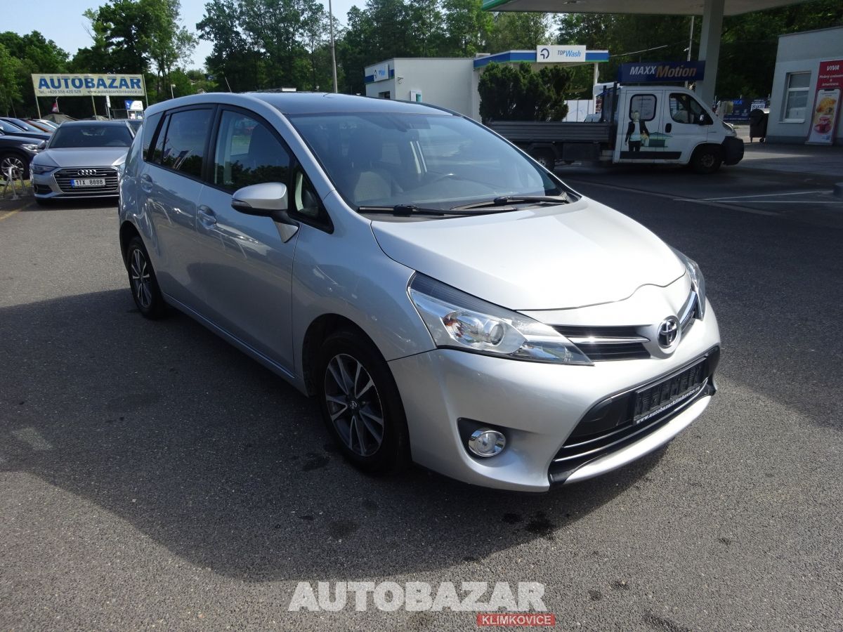 Toyota Verso, 1,6 D-4D, 7 MÍST - fotka 3
