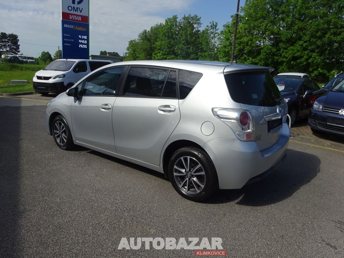 Toyota Verso, 1,6 D-4D, 7 MÍST - fotka 5