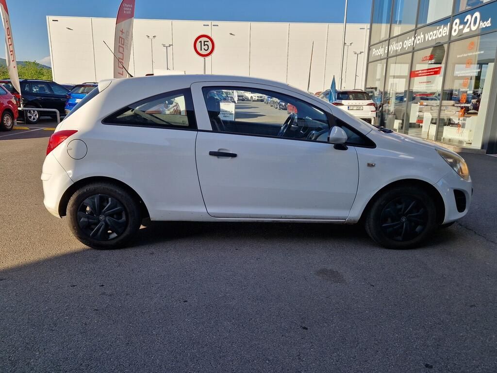 Opel Corsa, Selection Comfort 1.2 i 63 kW - fotka 3