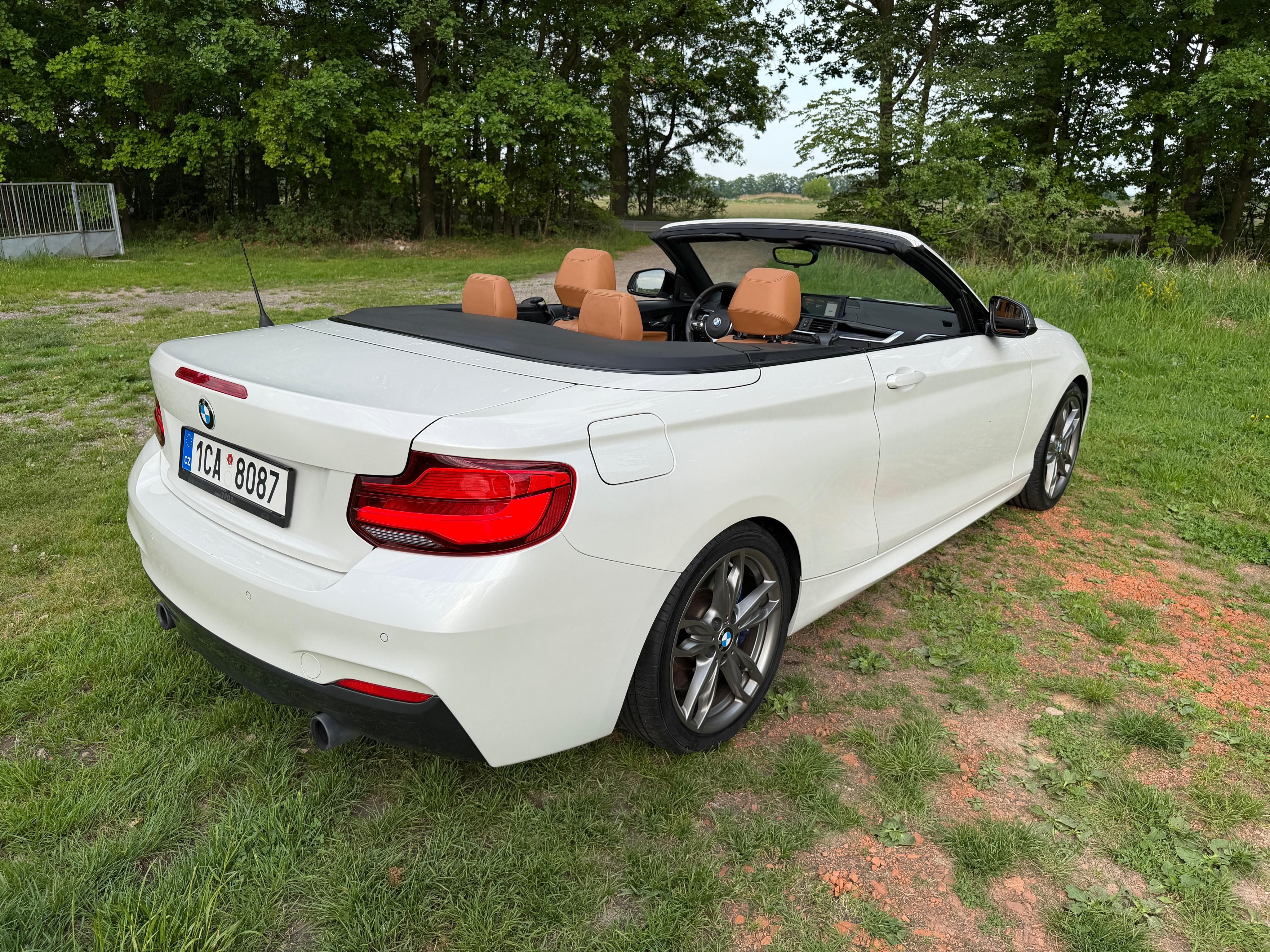 BMW Řada 2, M240i xDrive cabrio - fotka 4