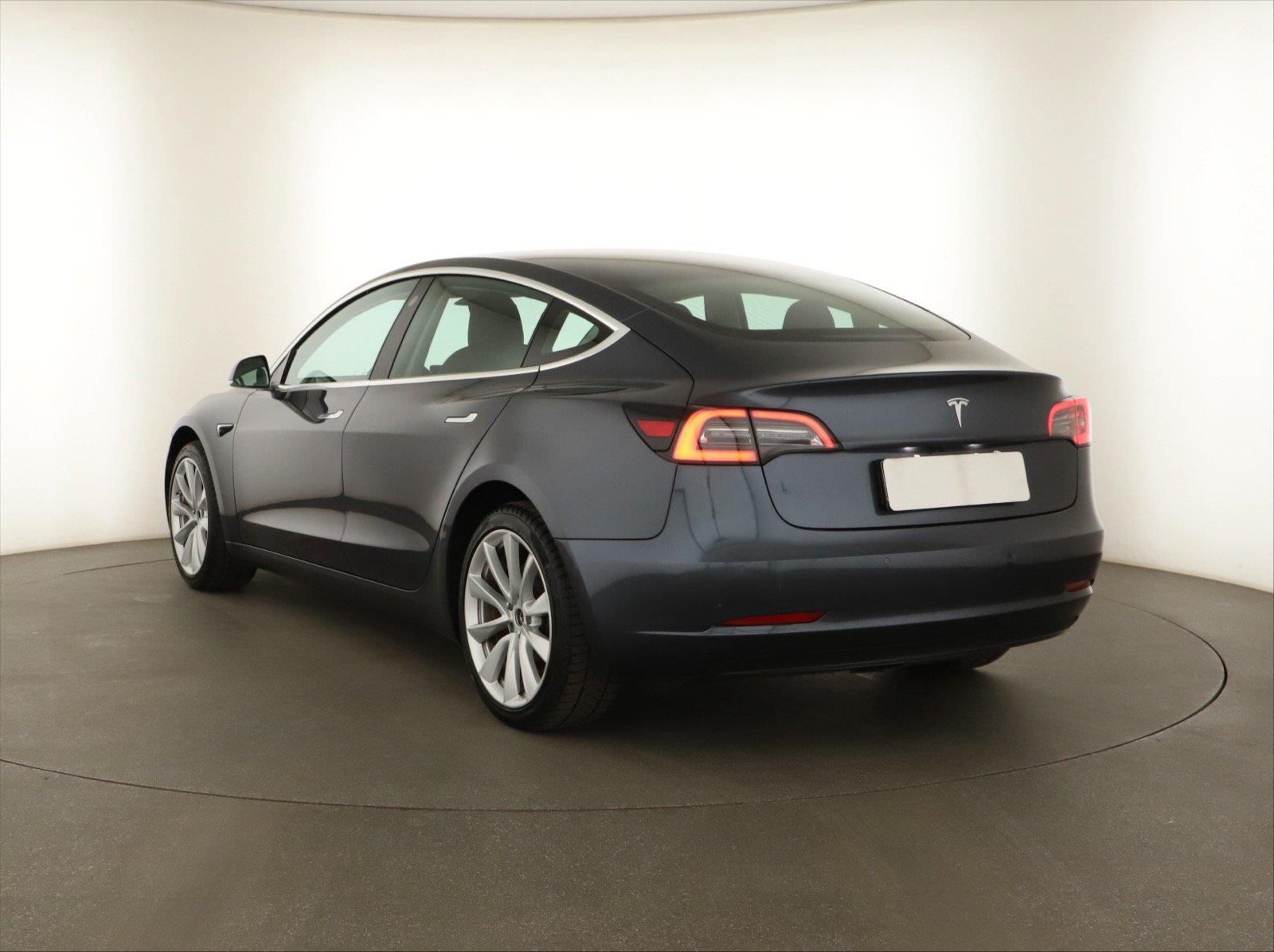 Tesla Model 3, Std Range Plus 52kWh, SoH 81% - fotka 4
