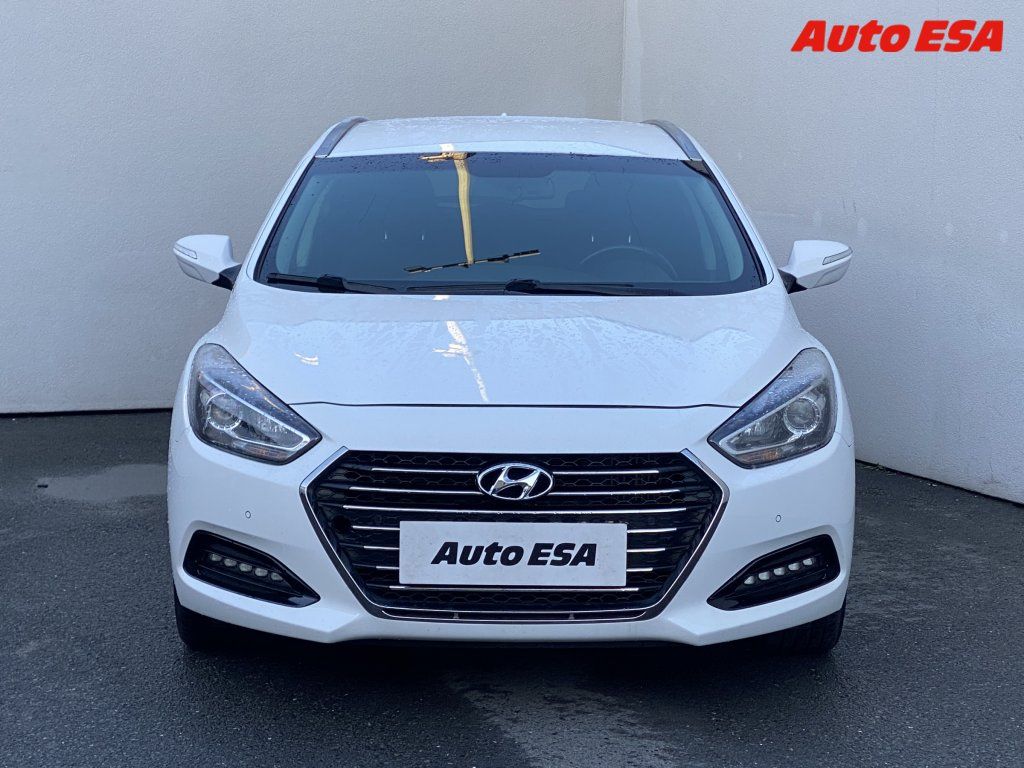 Hyundai i40, 1.7 CRDi,AC,navi,kamera - fotka 2
