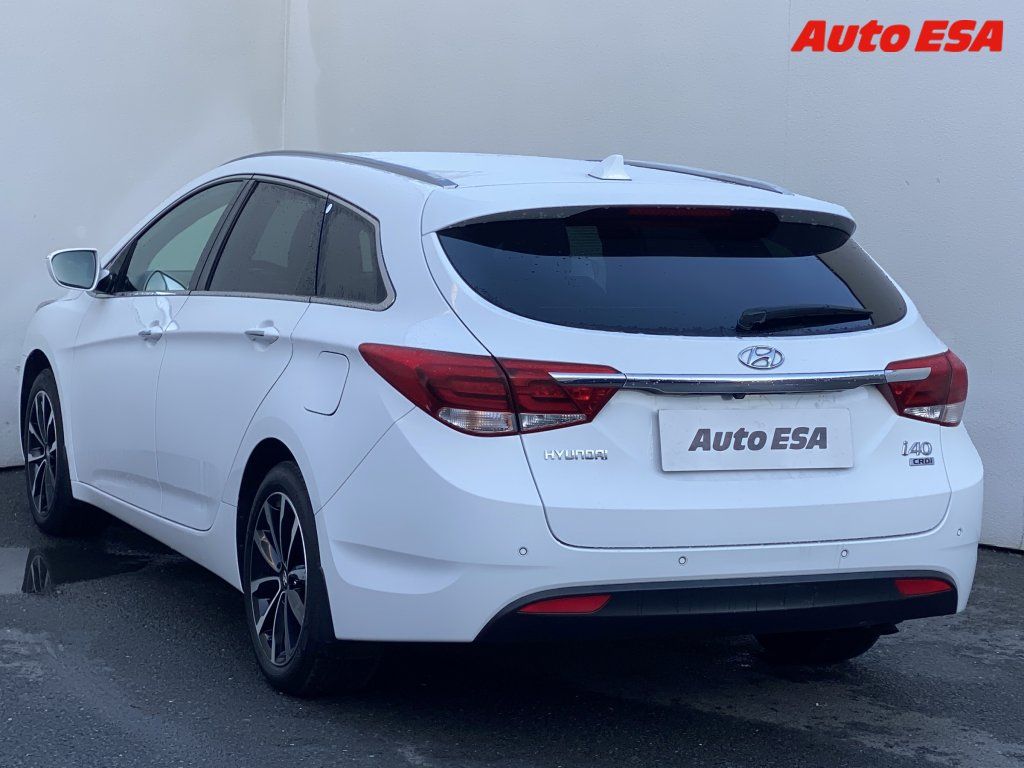 Hyundai i40, 1.7 CRDi,AC,navi,kamera - fotka 6