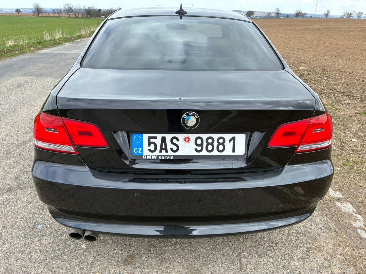 BMW Řada 3, 330 d - fotka 4