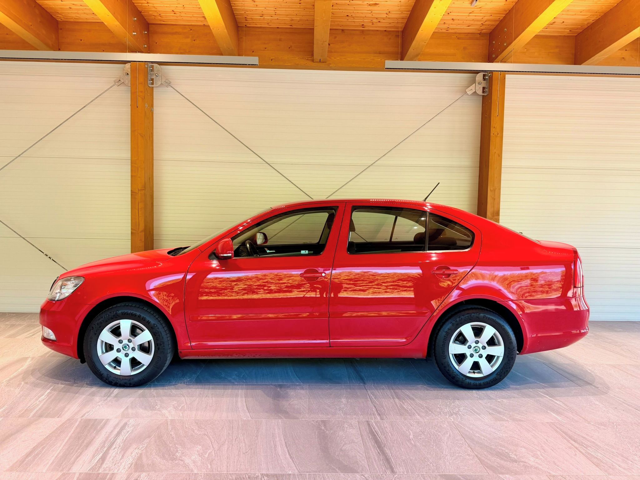 Škoda Octavia, 1.6 TDi 77 Kw Ambition Plus - fotka 4